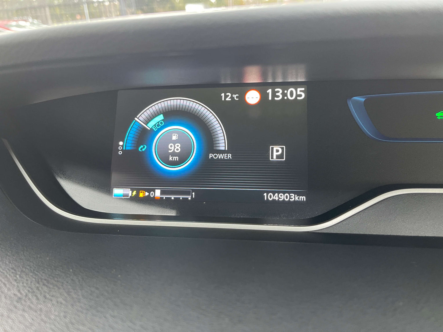 2020 Nissan Serena 1.2 e-Power dashboard display showing mileage at 104903 km and power meter.