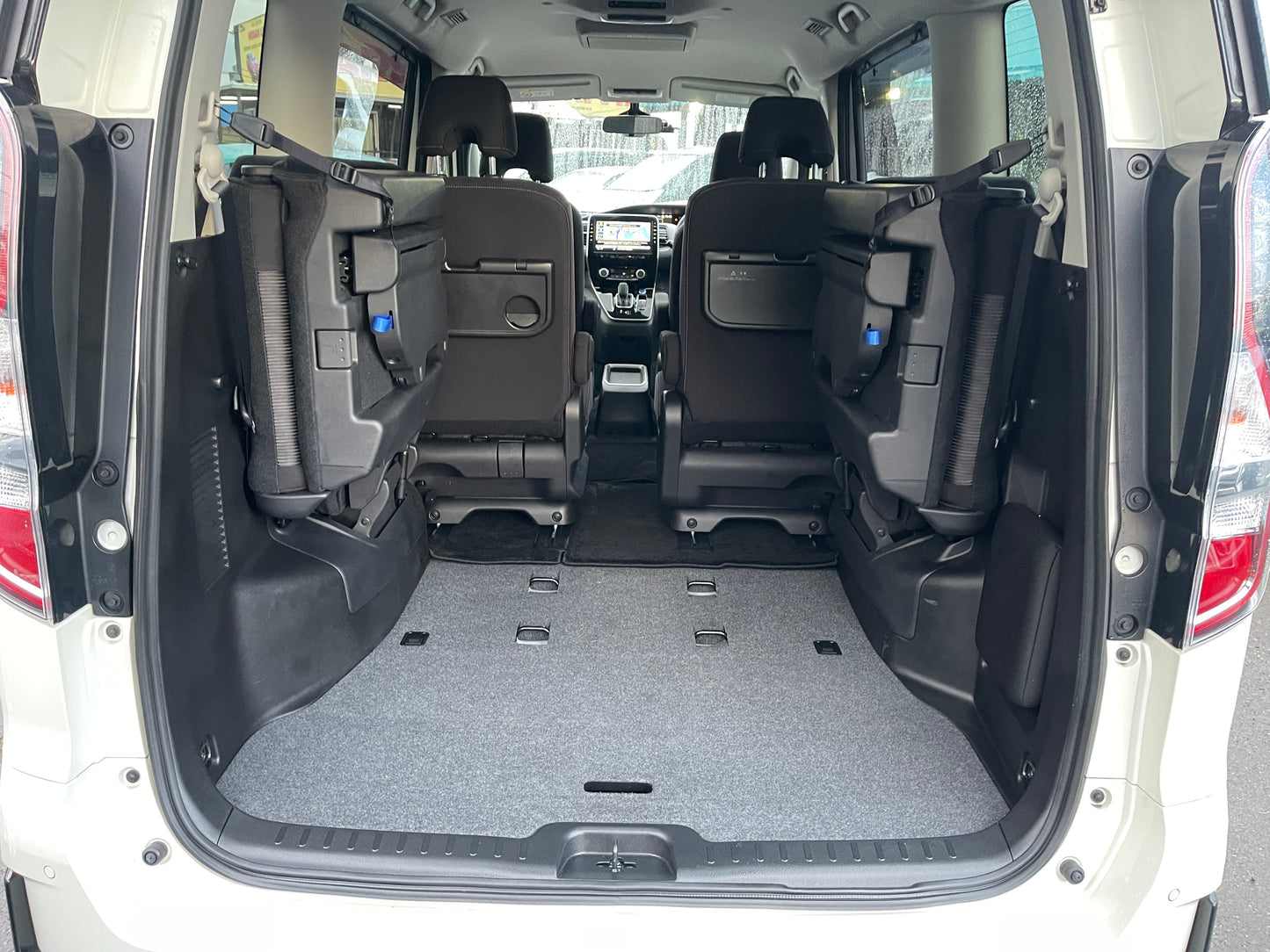 2020 Nissan Serena 1.2 e-Power Highway Star V 7 seats, VIN 6ZZL00HFC27064563 (#4563)
