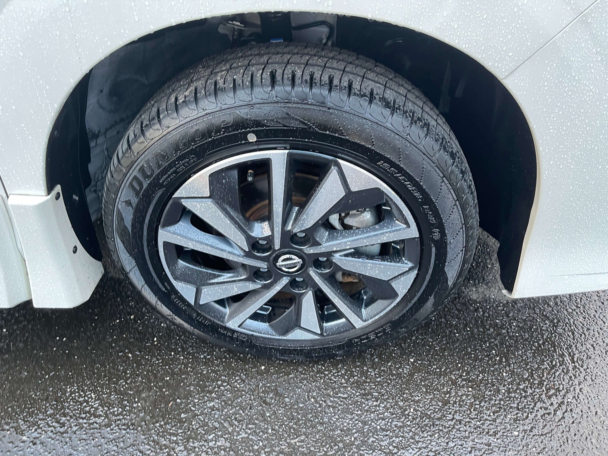 Close-up of the wheel of a 2020 Nissan Serena 1.2 e-Power, showcasing its sleek design and tire tread.