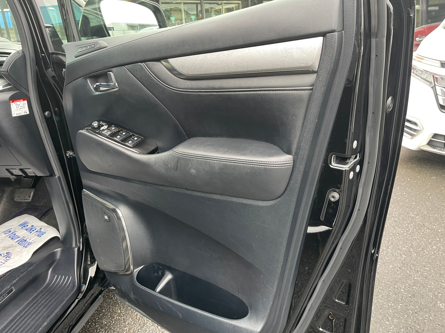2019 Toyota Alphard 2.5L e-Four Hybrid Executive Lounge S Edition 7 seats, VIN 6ZZK0AYH300098098 (#8098)