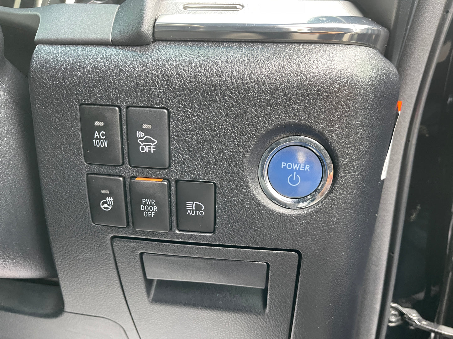 2019 Toyota Alphard 2.5L e-Four Hybrid Executive Lounge S Edition 7 seats, VIN 6ZZK0AYH300098098 (#8098)