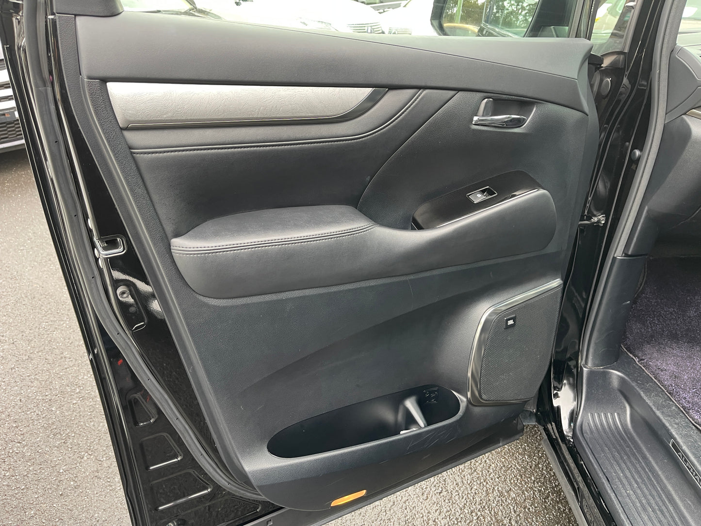 2019 Toyota Alphard 2.5L e-Four Hybrid Executive Lounge S Edition 7 seats, VIN 6ZZK0AYH300098098 (#8098)