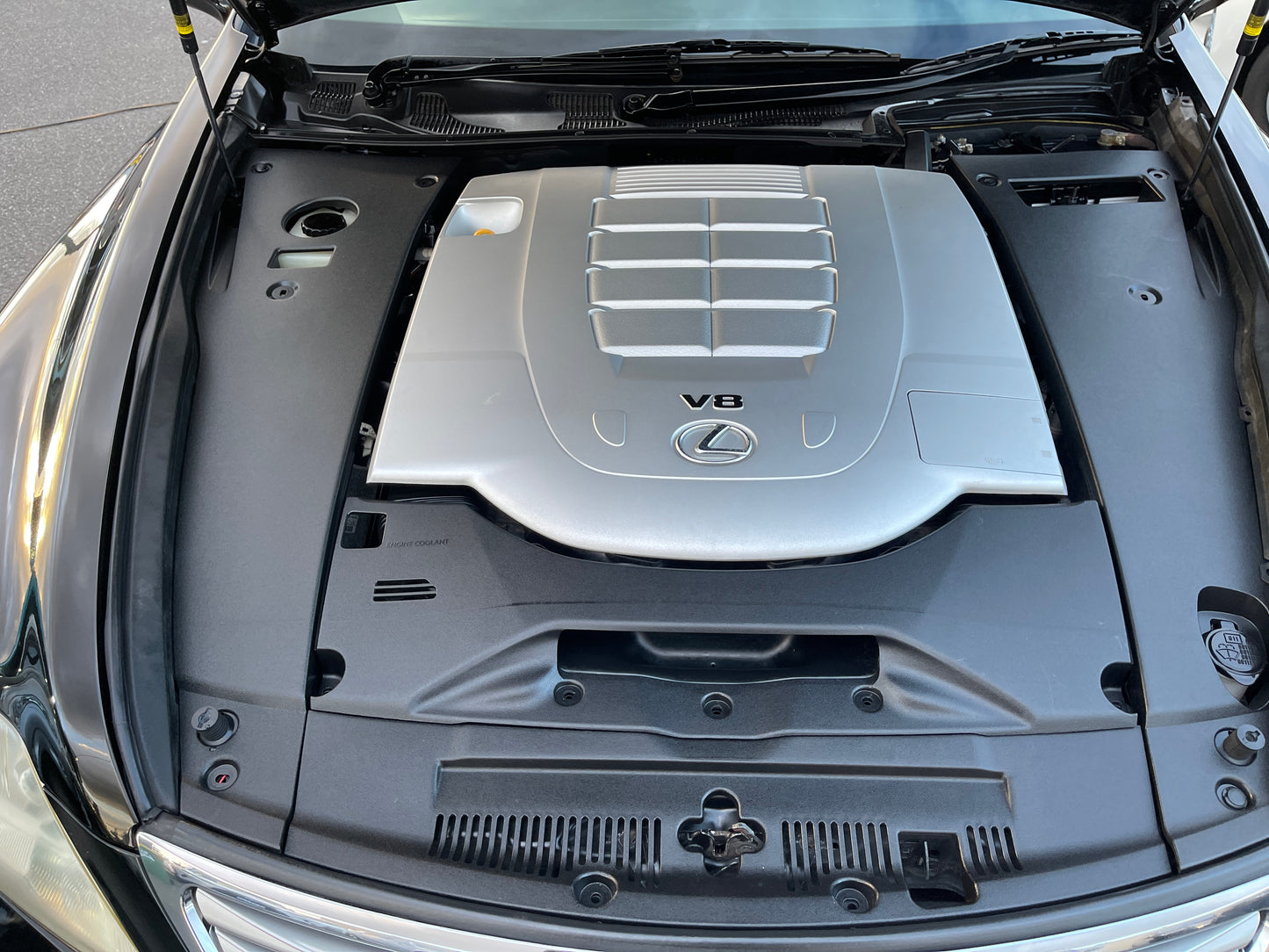 2010 Lexus LS460 AWD V8 4.6L Premium Luxury Sedan, VIN 6ZZD0USF455017750 (#7750)
