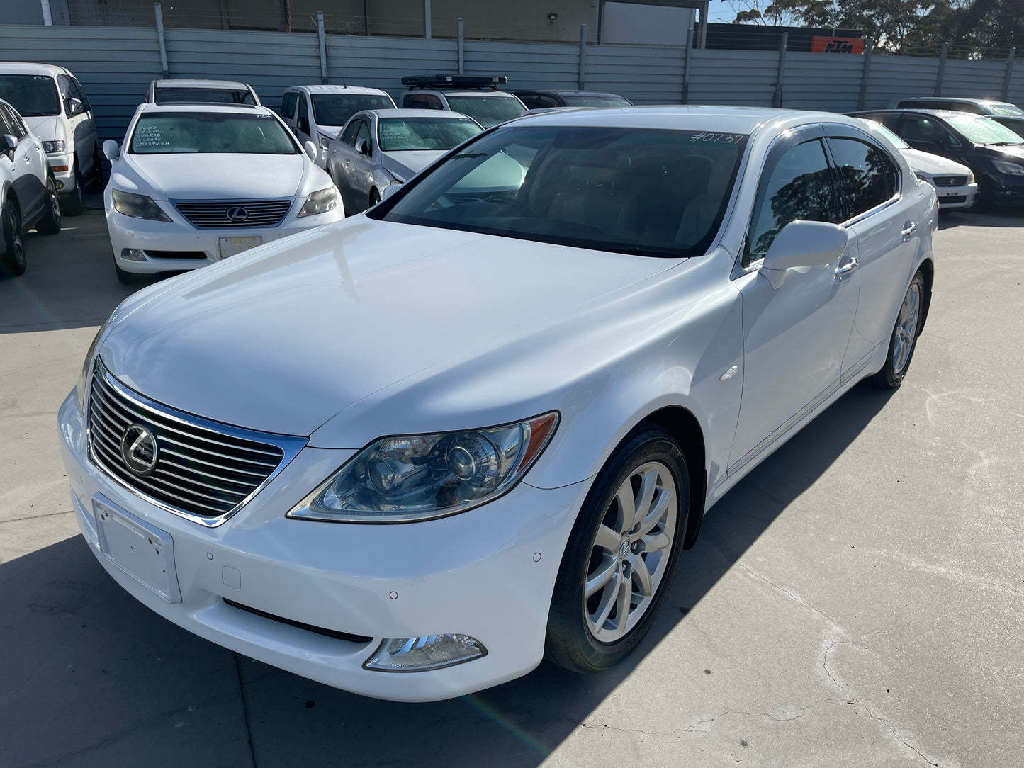 2008 Lexus LS460 AWD V8 4.6L Version C Premium Luxury Sedan, VIN 6ZZ80USF455000737 (#0737)