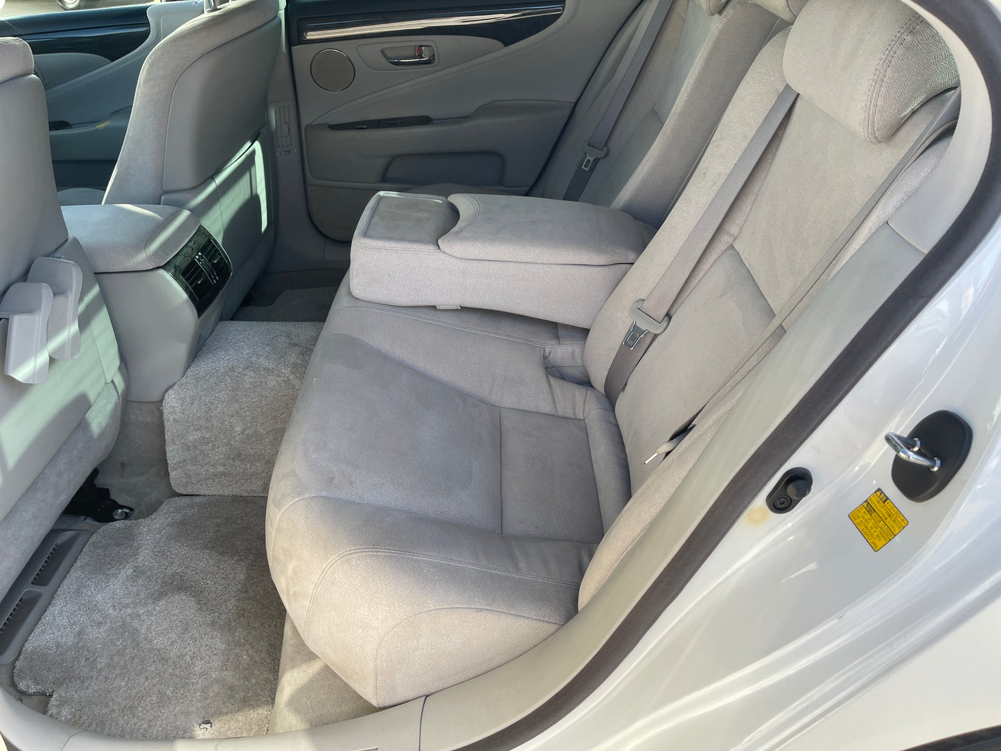 2008 Lexus LS460 AWD V8 4.6L Version C Premium Luxury Sedan, VIN 6ZZ80USF455000737 (#0737)