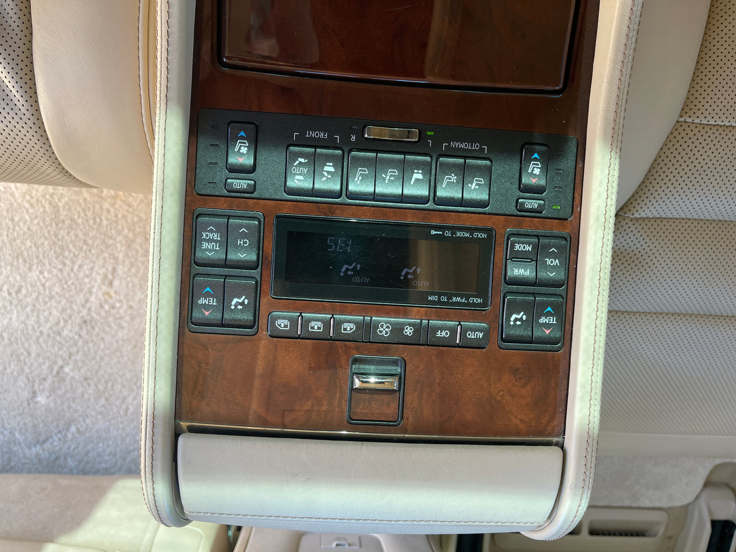 2014 Lexus LS460L AWD V8 4.6L Executive Package 4seats Premium Luxury Sedan, VIN 6ZZE0USF465006488 (#6488)