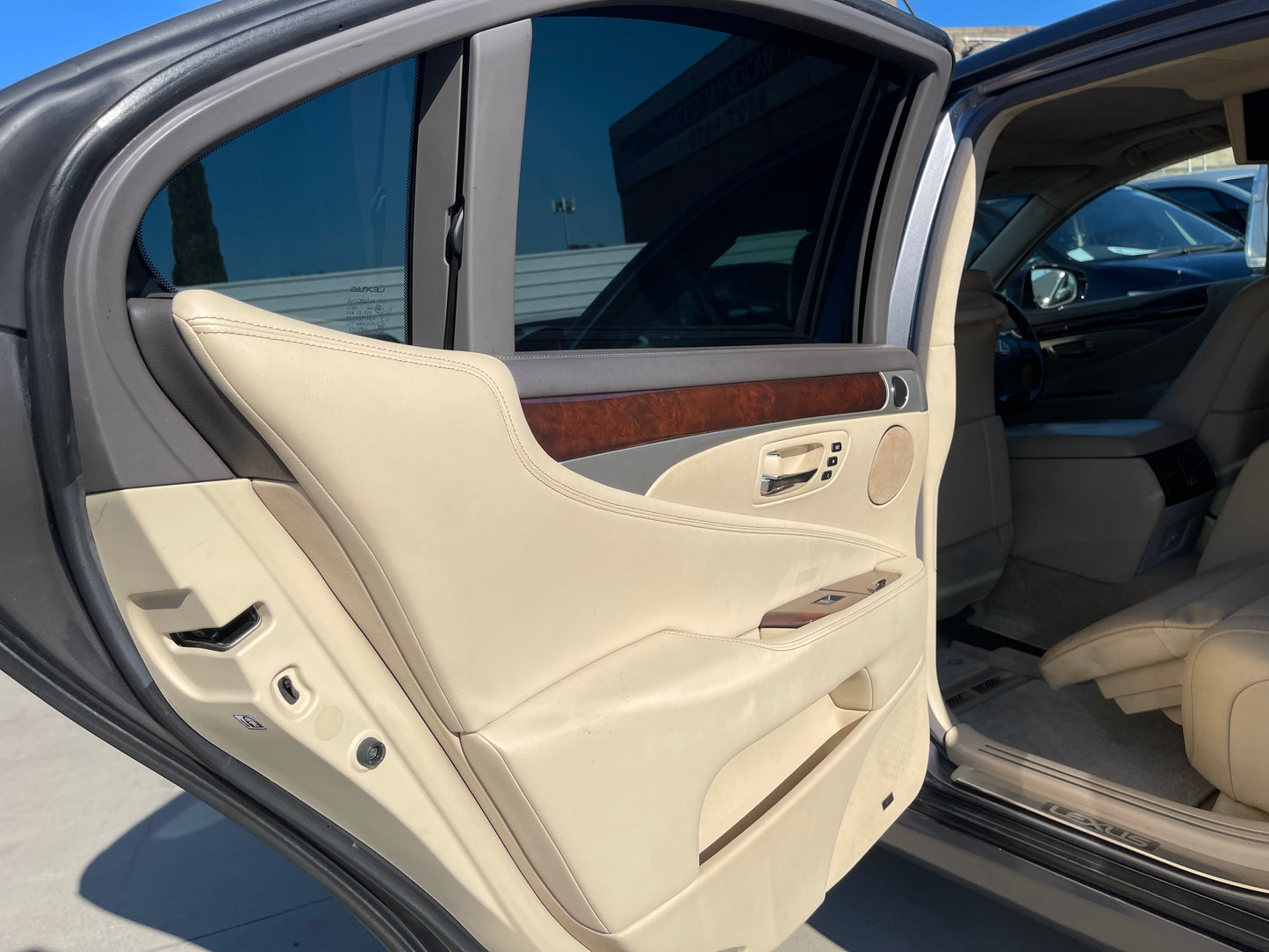 2014 Lexus LS460L AWD V8 4.6L Executive Package 4seats Premium Luxury Sedan, VIN 6ZZE0USF465006488 (#6488)