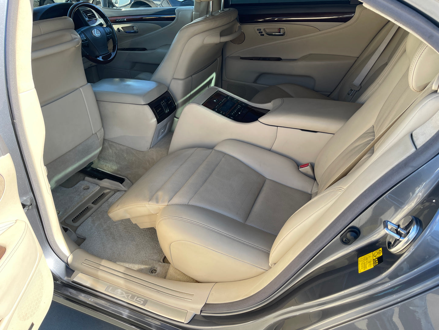 2014 Lexus LS460L AWD V8 4.6L Executive Package 4seats Premium Luxury Sedan, VIN 6ZZE0USF465006488 (#6488)