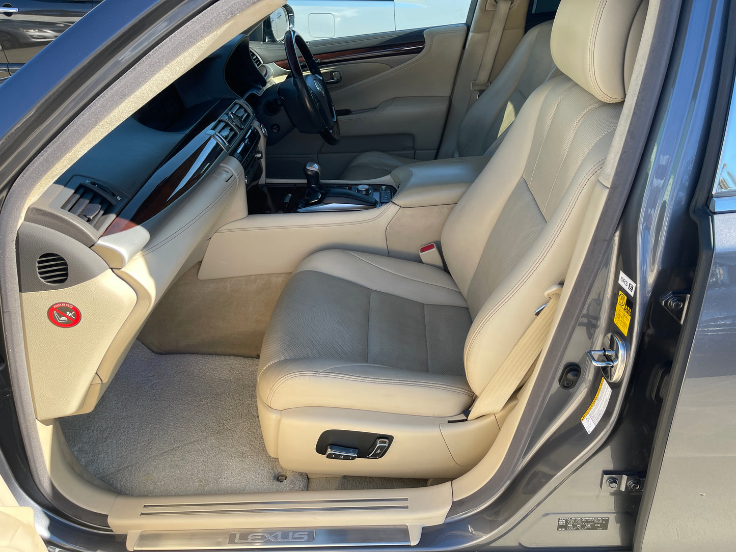 2014 Lexus LS460L AWD V8 4.6L Executive Package 4seats Premium Luxury Sedan, VIN 6ZZE0USF465006488 (#6488)