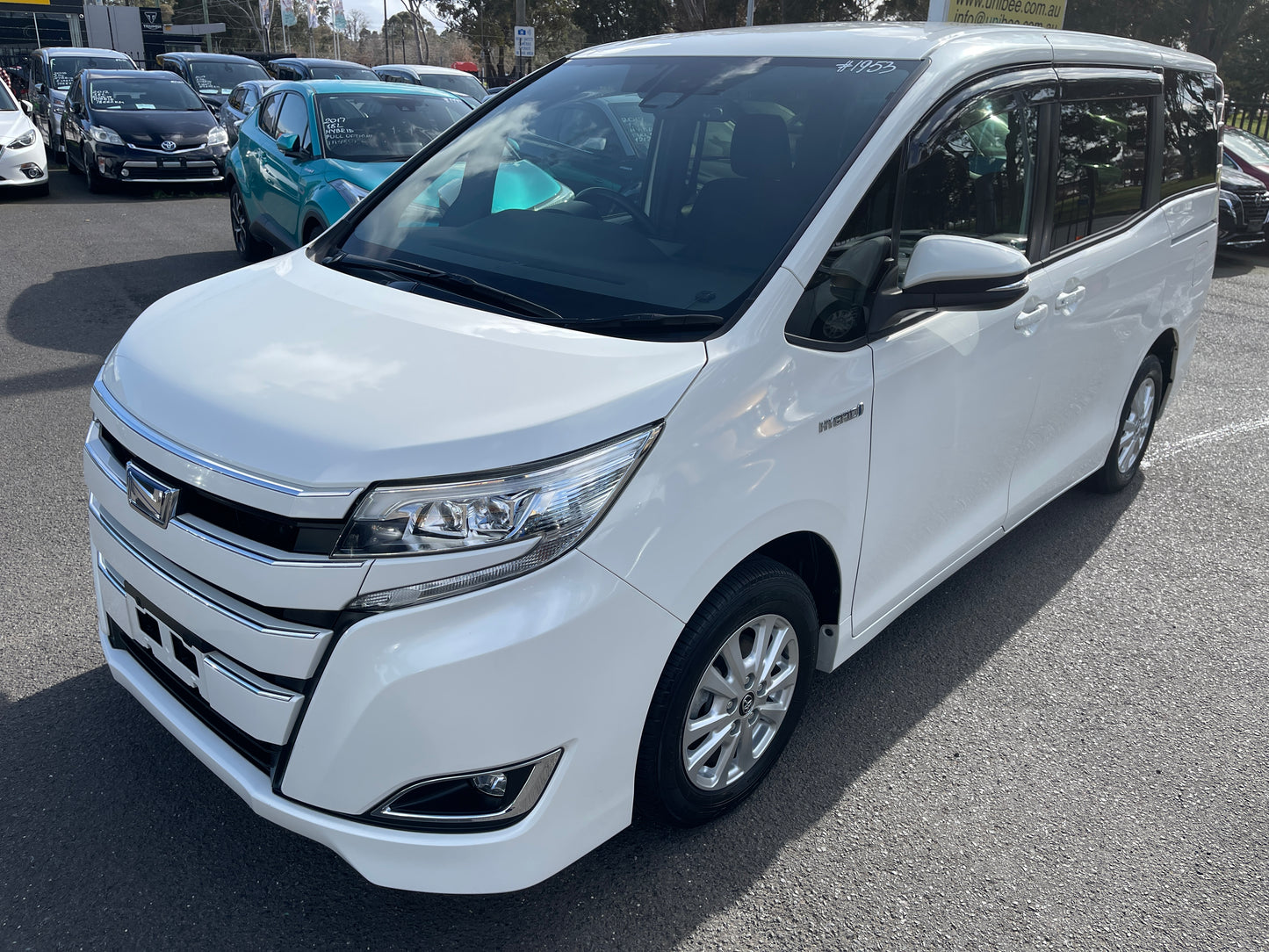 2018 Toyota Noah 1.8L Hybrid G Edition 7 seater, VIN 6ZZJ0ZWR800361953 (#1953)