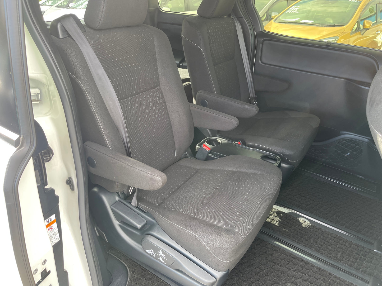 2018 Toyota Noah 1.8L Hybrid G Edition 7 seater, VIN 6ZZJ0ZWR800361953 (#1953)