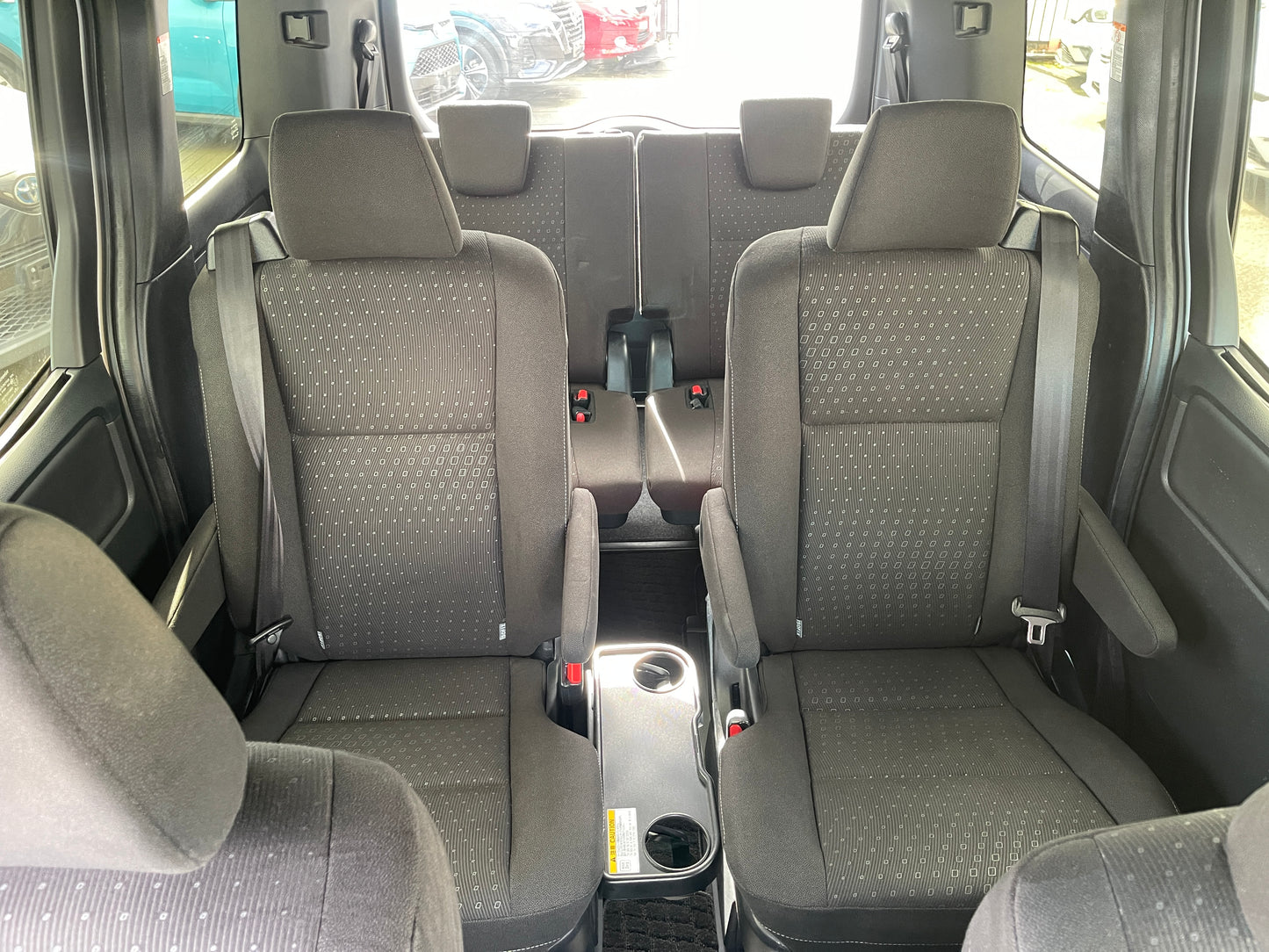 2018 Toyota Noah 1.8L Hybrid G Edition 7 seater, VIN 6ZZJ0ZWR800361953 (#1953)