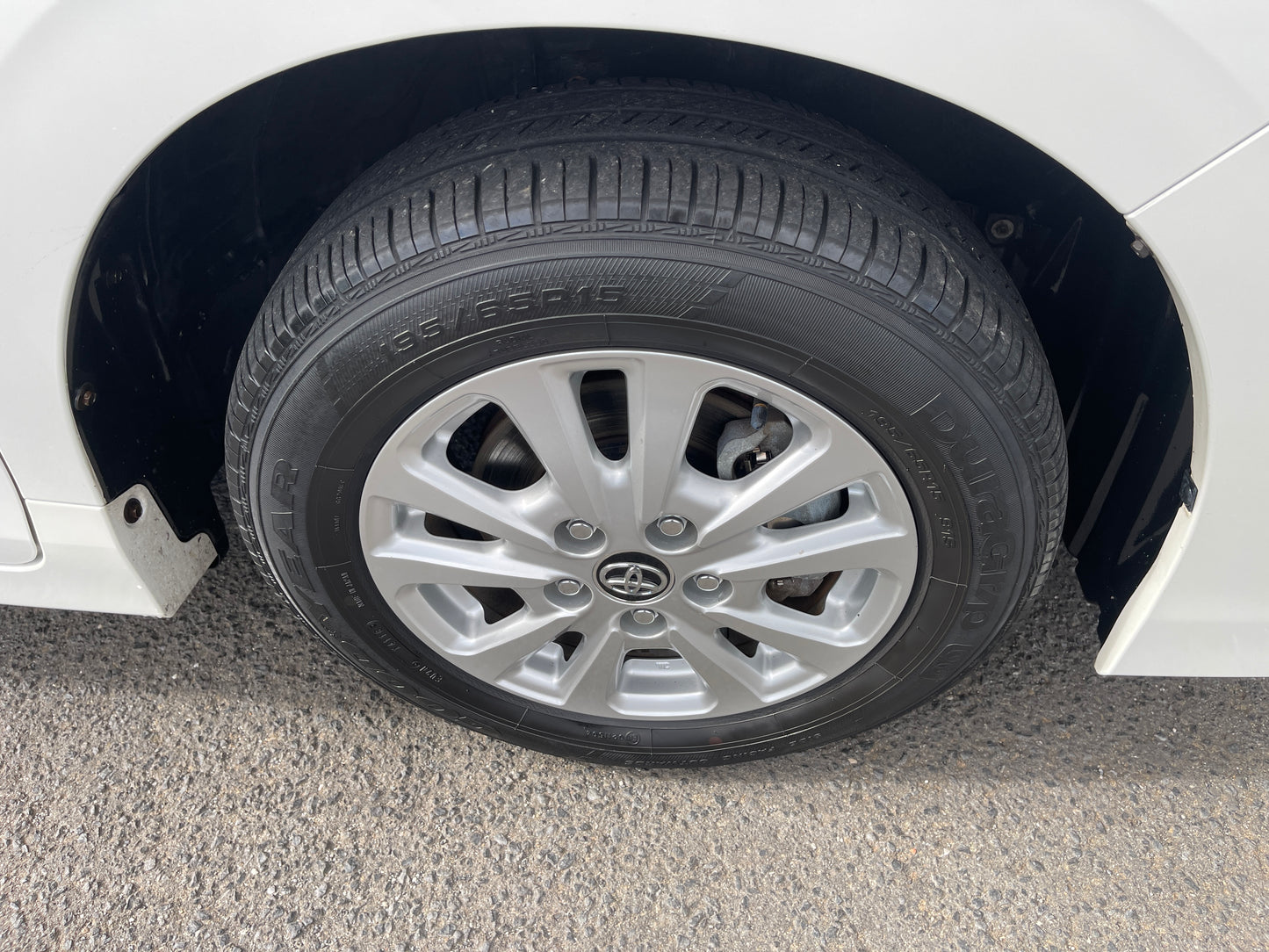2018 Toyota Noah 1.8L Hybrid G Edition 7 seater, VIN 6ZZJ0ZWR800361953 (#1953)