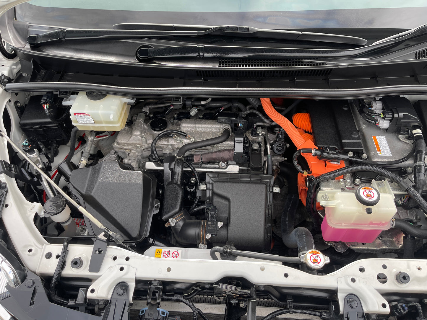 2018 Toyota Noah 1.8L Hybrid G Edition 7 seater, VIN 6ZZJ0ZWR800361953 (#1953)