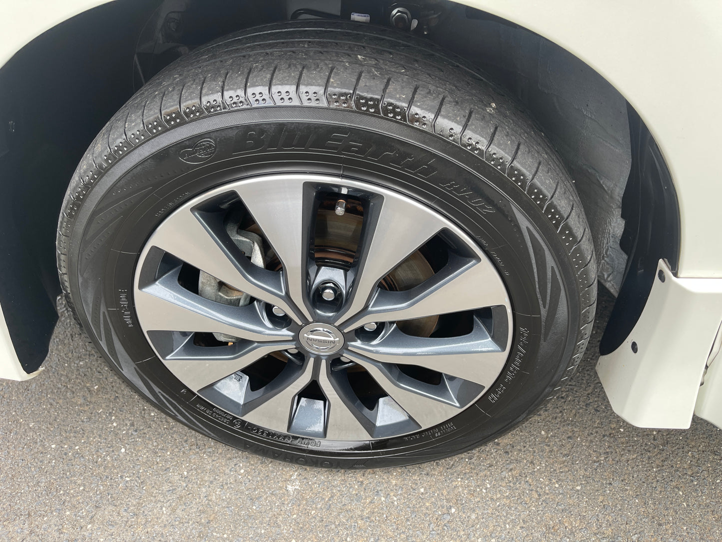 2016 Nissan Serena 2.0L S-Hybrid Highway Star G Edition 8 seats, VIN 6ZZG00GFC27010610 (#0610)