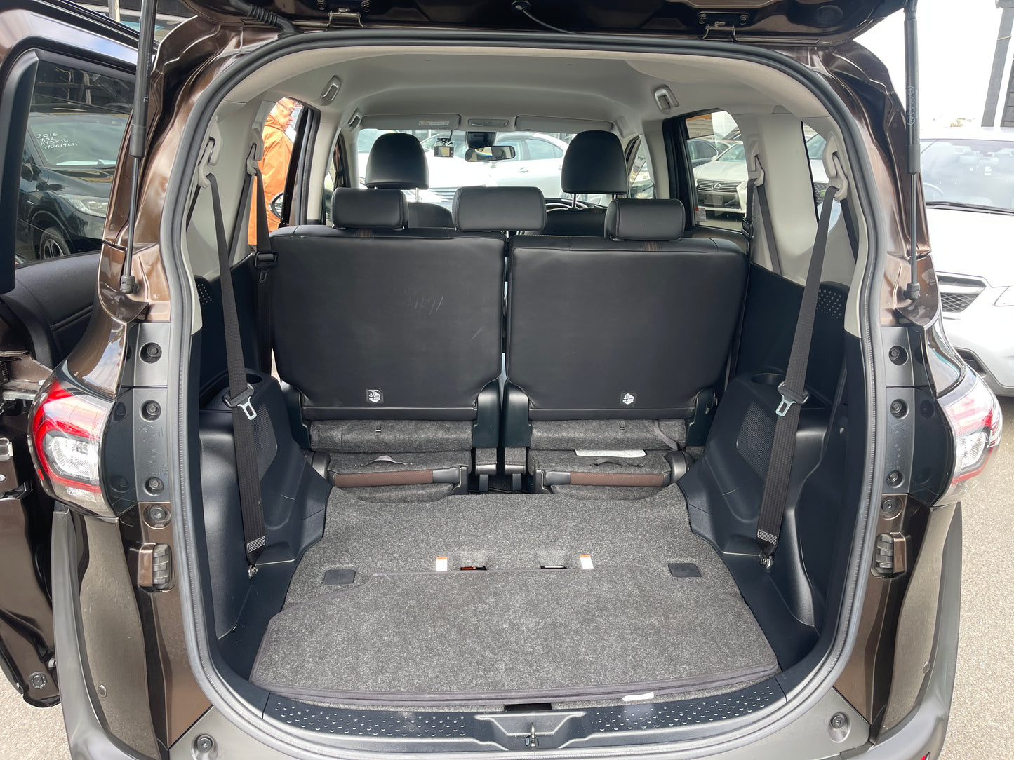 2021 Toyota Sienta Hybrid 1.5 G Cuero Package 7 seater, VIN 6ZZMNHP1707239576 (#9576)