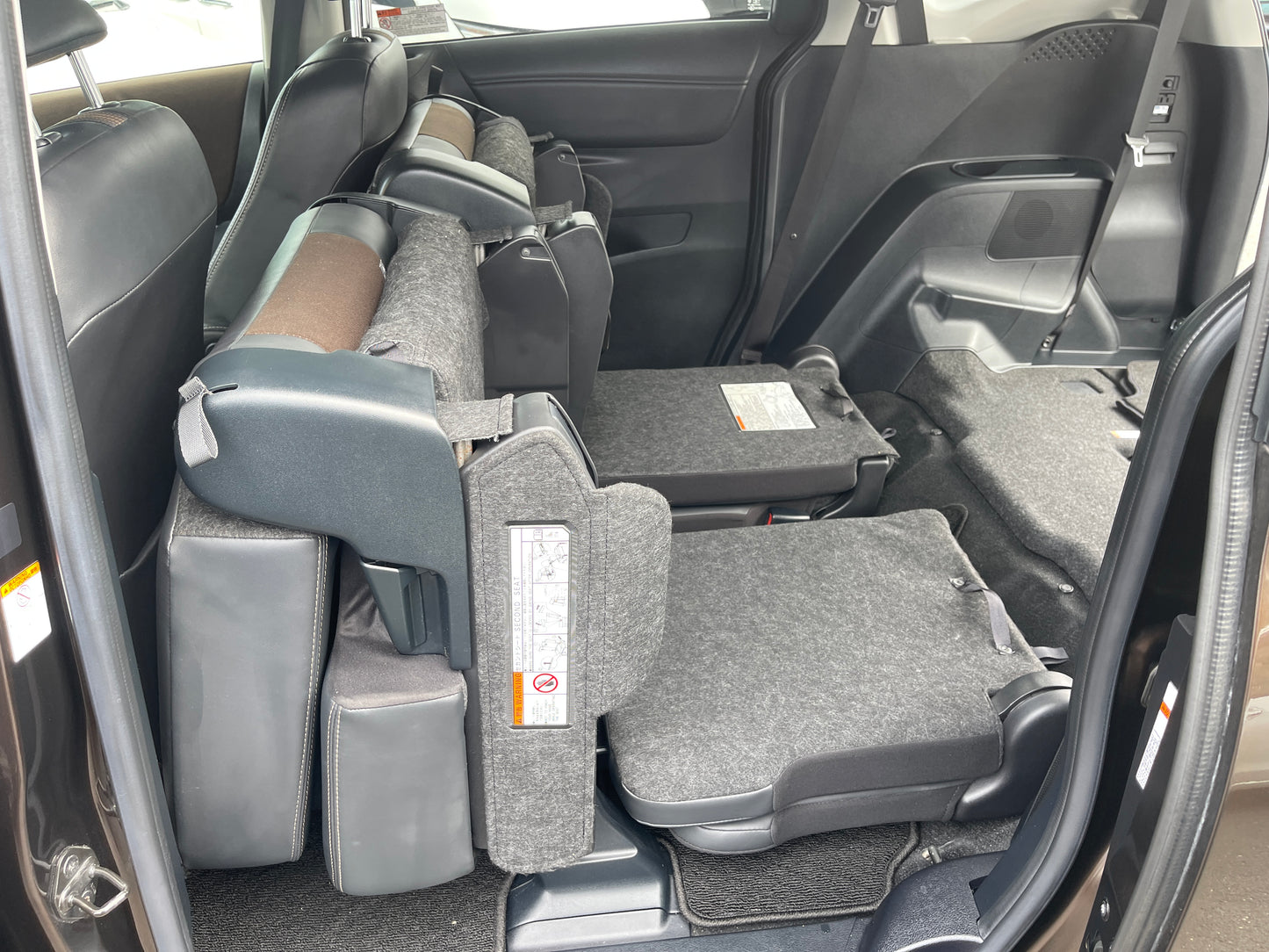 2021 Toyota Sienta Hybrid 1.5 G Cuero Package 7 seater, VIN 6ZZMNHP1707239576 (#9576)