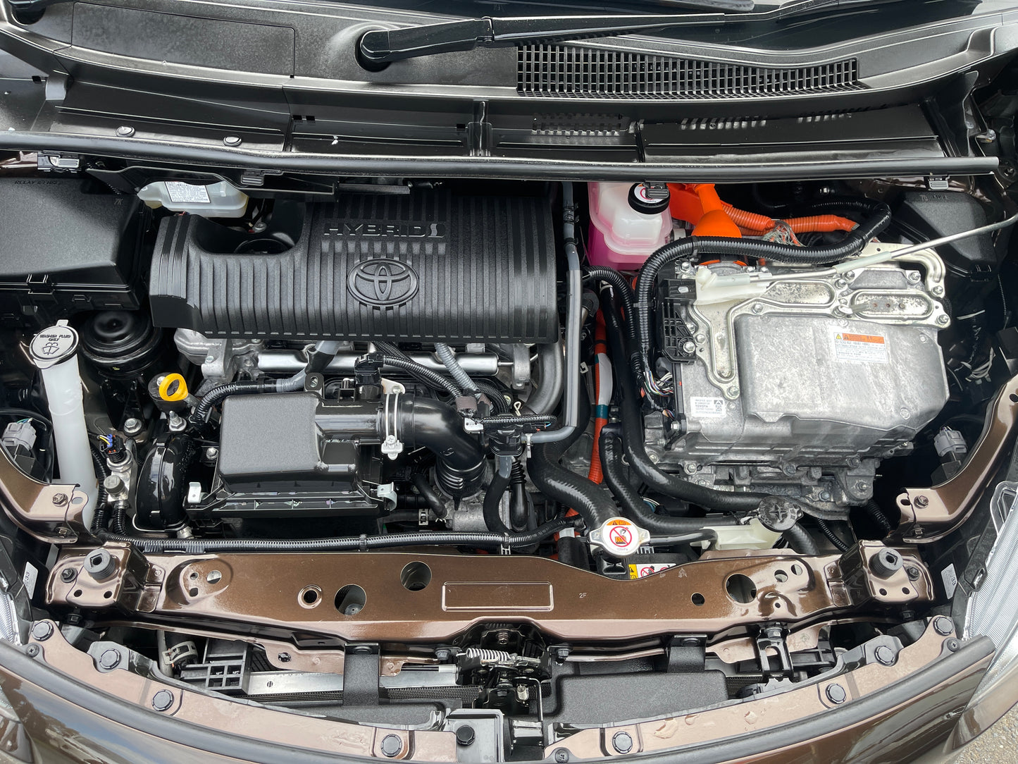 2021 Toyota Sienta Hybrid 1.5 G Cuero Package 7 seater, VIN 6ZZMNHP1707239576 (#9576)