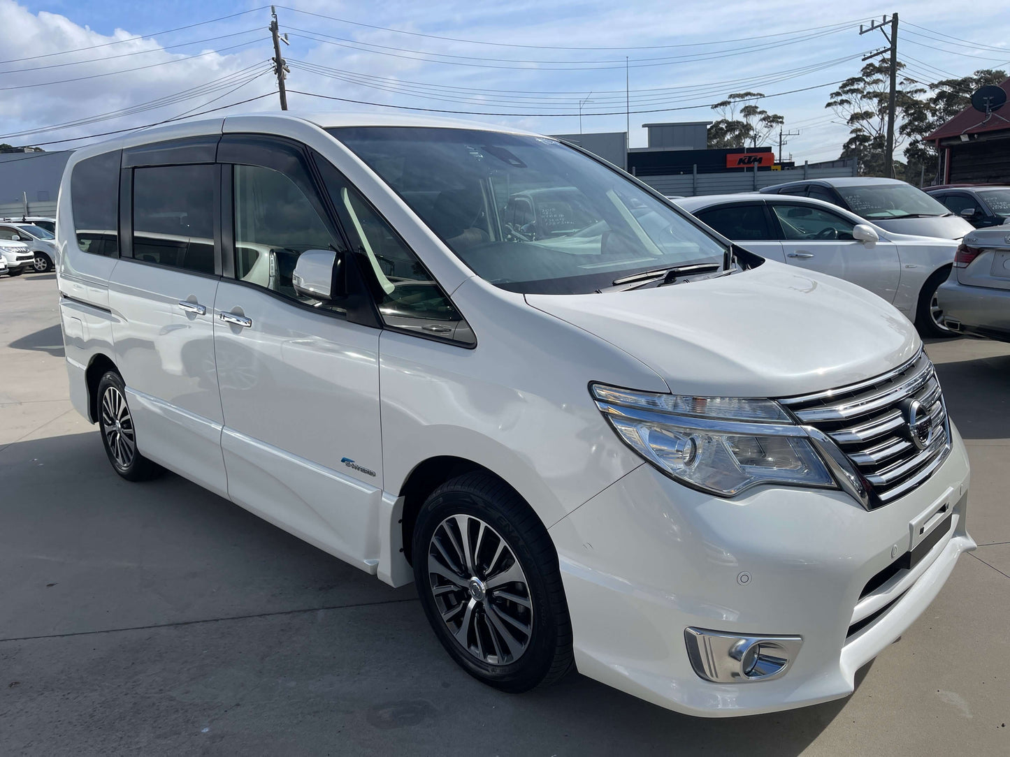 2016 Nissan Serena 2.0L S-Hybrid Highway Star in white color parked outdoors