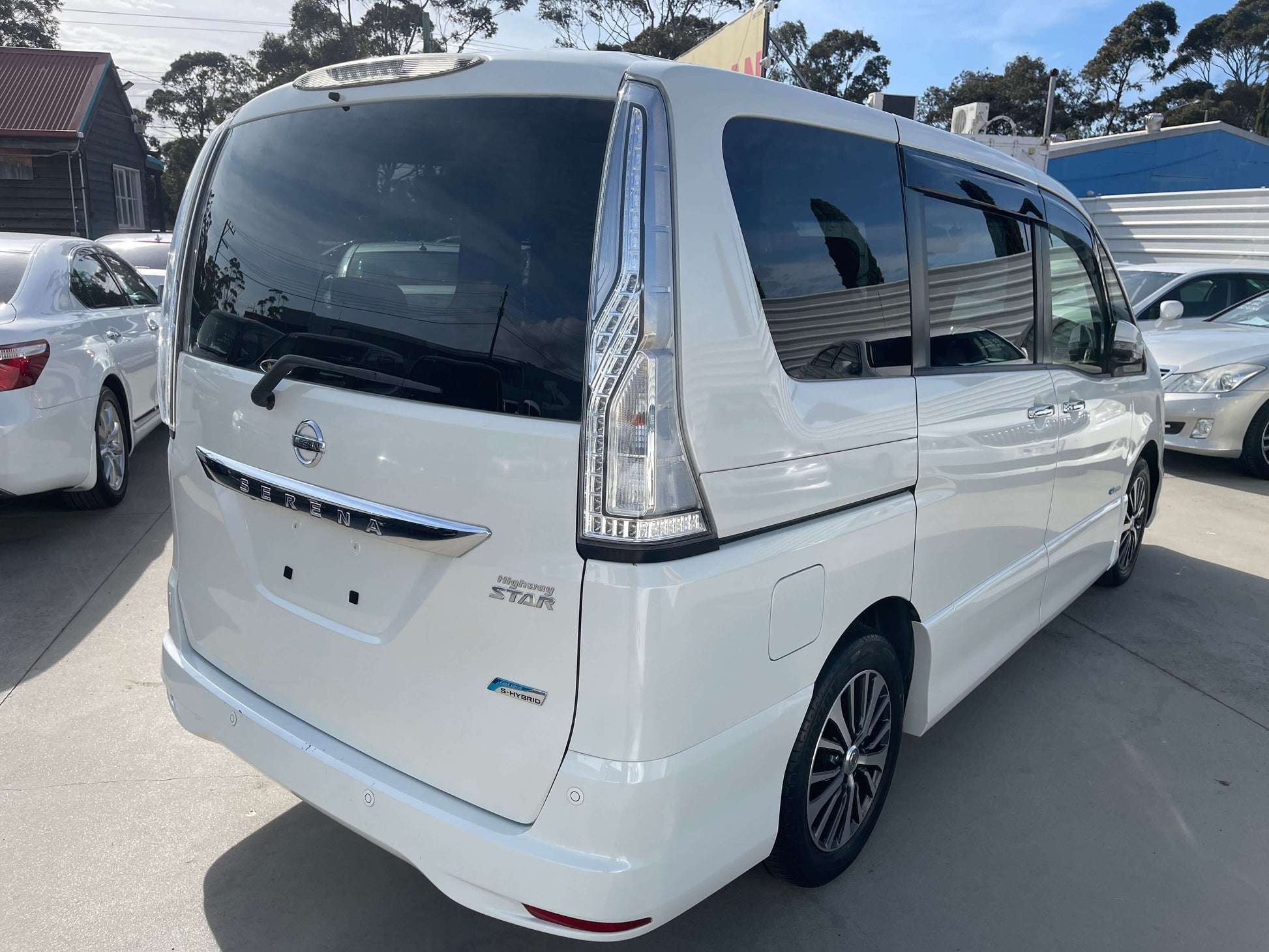 2016 Nissan Serena 2.0L S-Hybrid Highway Star rear view, spacious MPV with stylish design and efficient performance.