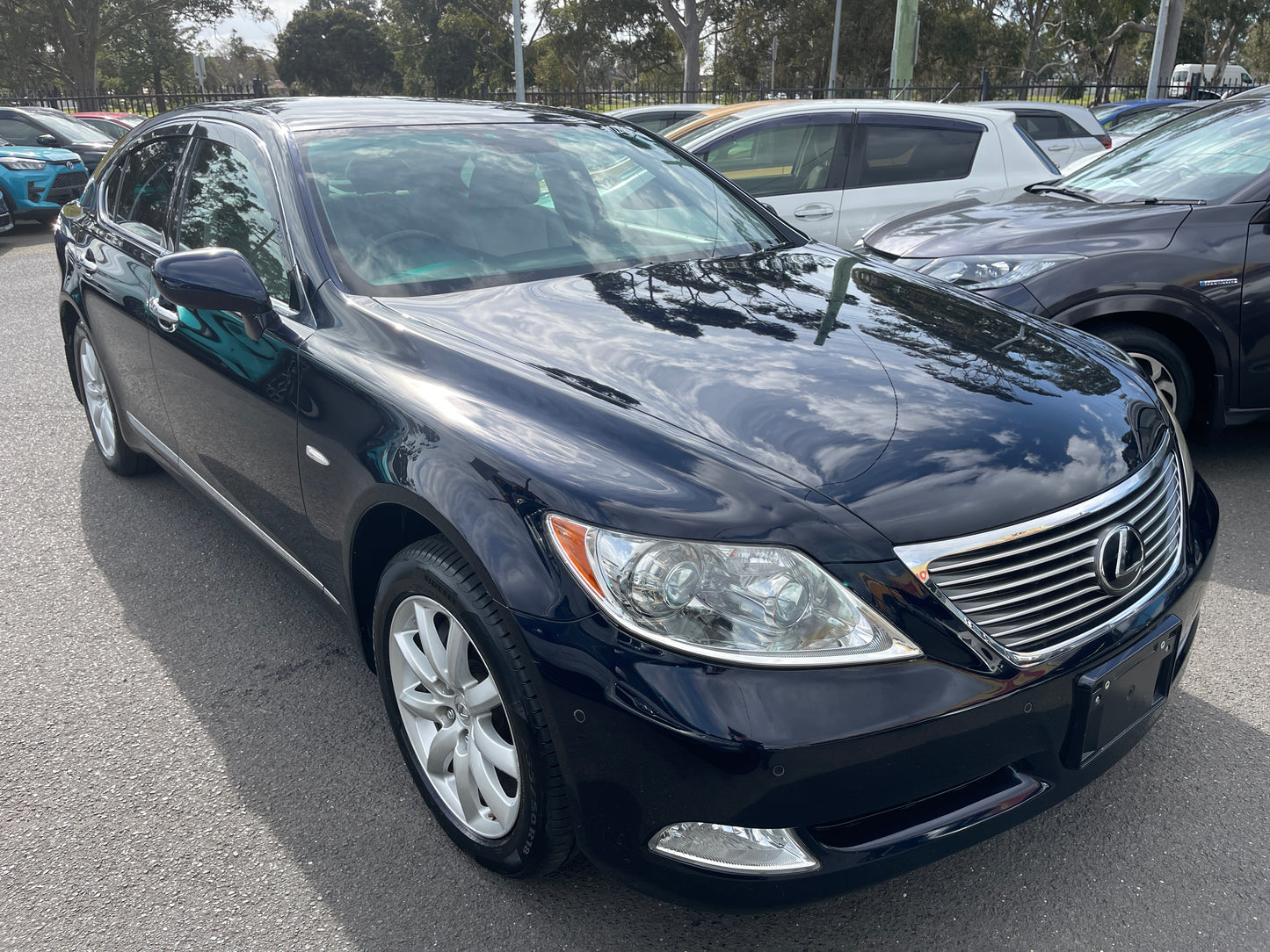 2006 Lexus LS460 V8 4.6L I Package Premium Luxury Sedan, VIN 6ZZ60USF405010222 (#0222)