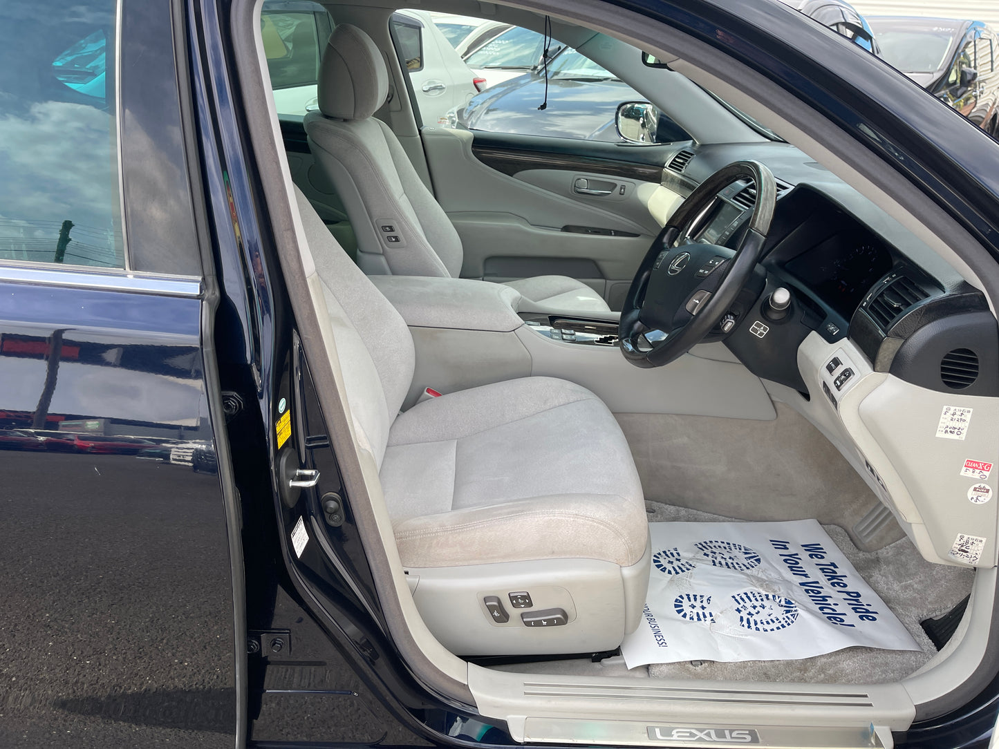 2006 Lexus LS460 V8 4.6L I Package Premium Luxury Sedan, VIN 6ZZ60USF405010222 (#0222)