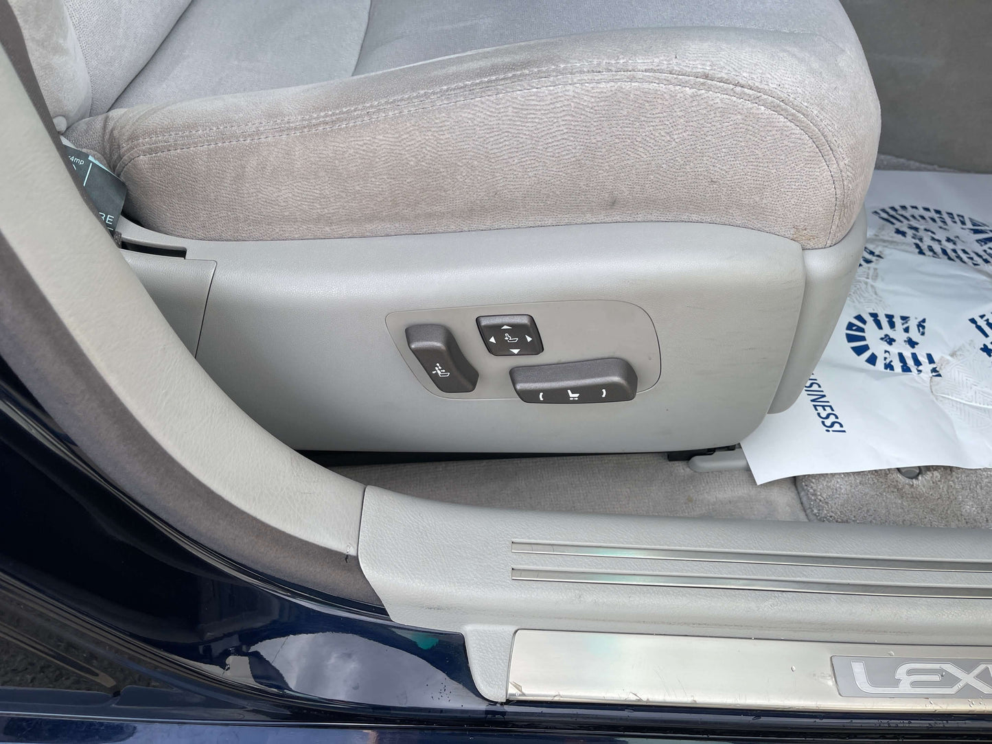 2006 Lexus LS460 V8 4.6L seat adjustment controls inside vehicle interior