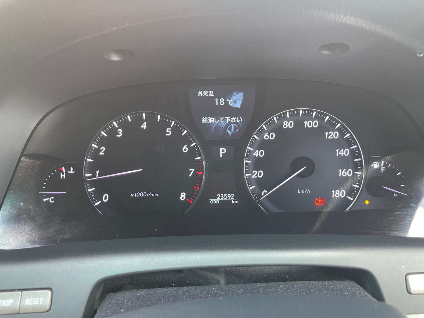 Dashboard of a 2006 Lexus LS460 V8 4.6L displaying key metrics and indicators.