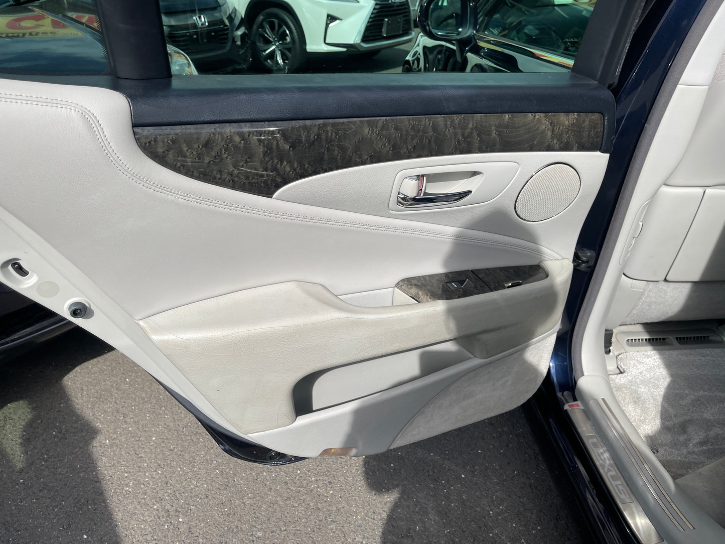 2006 Lexus LS460 V8 4.6L I Package Premium Luxury Sedan, VIN 6ZZ60USF405010222 (#0222)