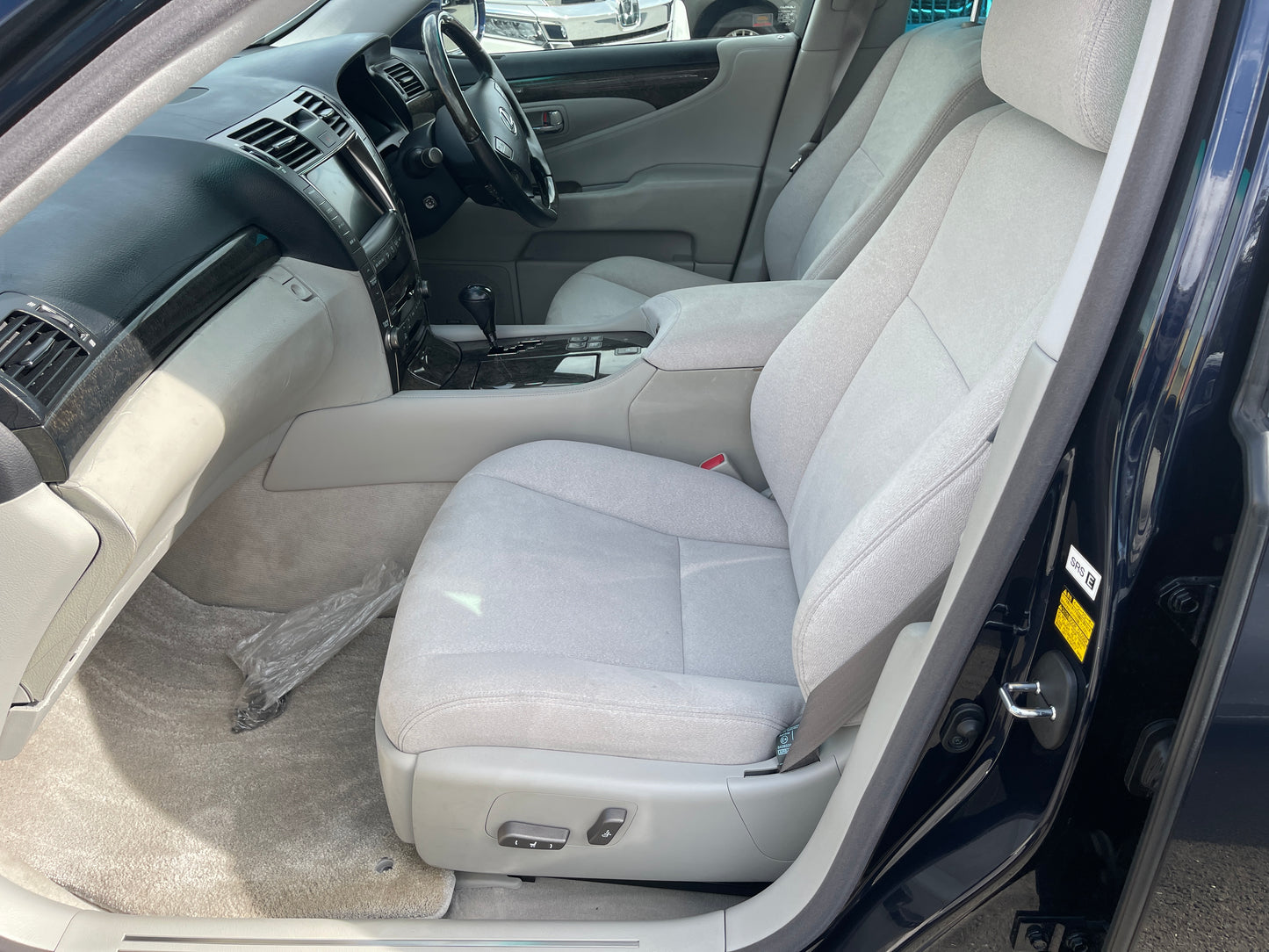 2006 Lexus LS460 V8 4.6L I Package Premium Luxury Sedan, VIN 6ZZ60USF405010222 (#0222)
