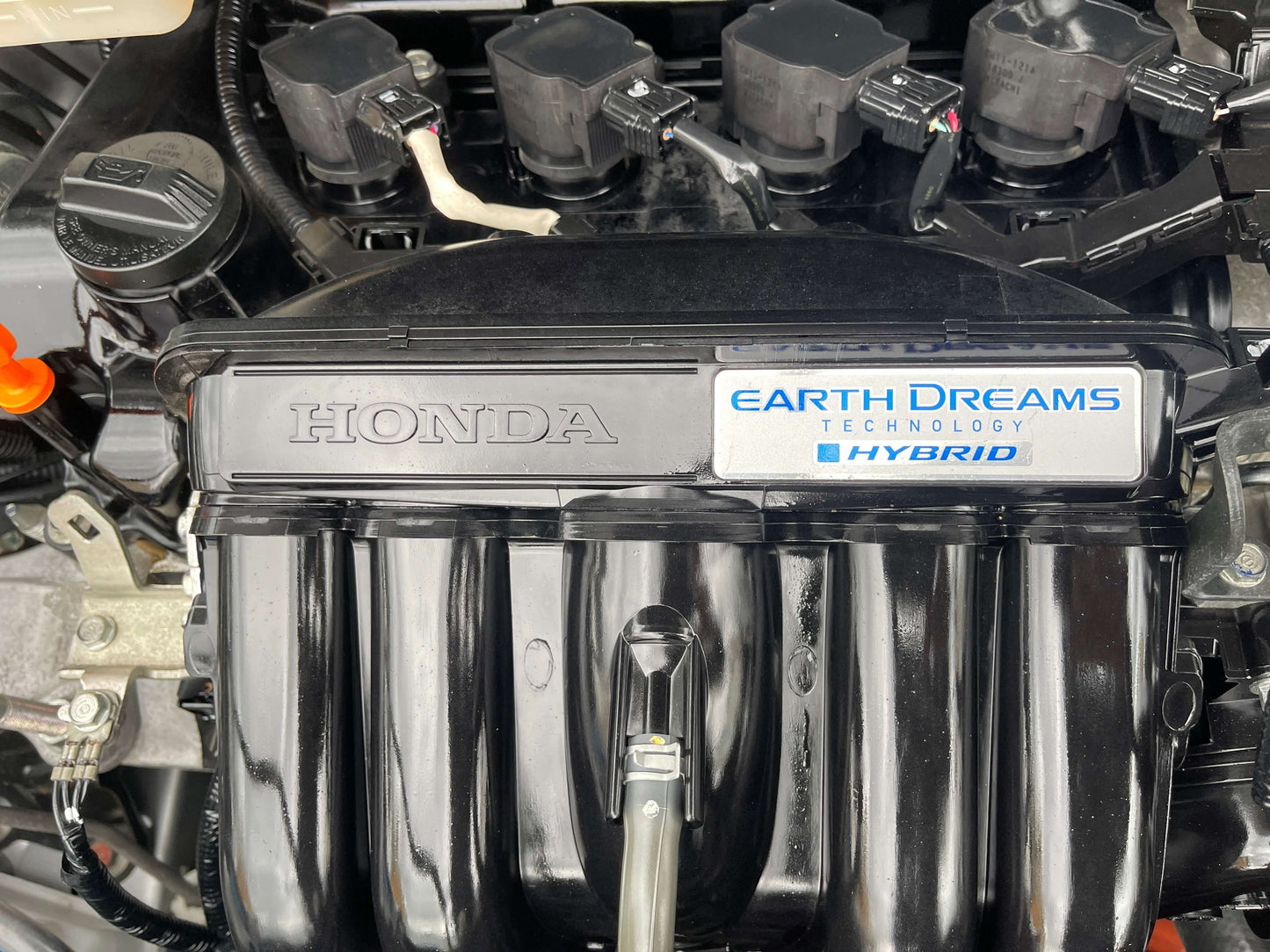 2018 Honda Shuttle 1.5 Hybrid engine featuring Earth Dreams Technology and hybrid components