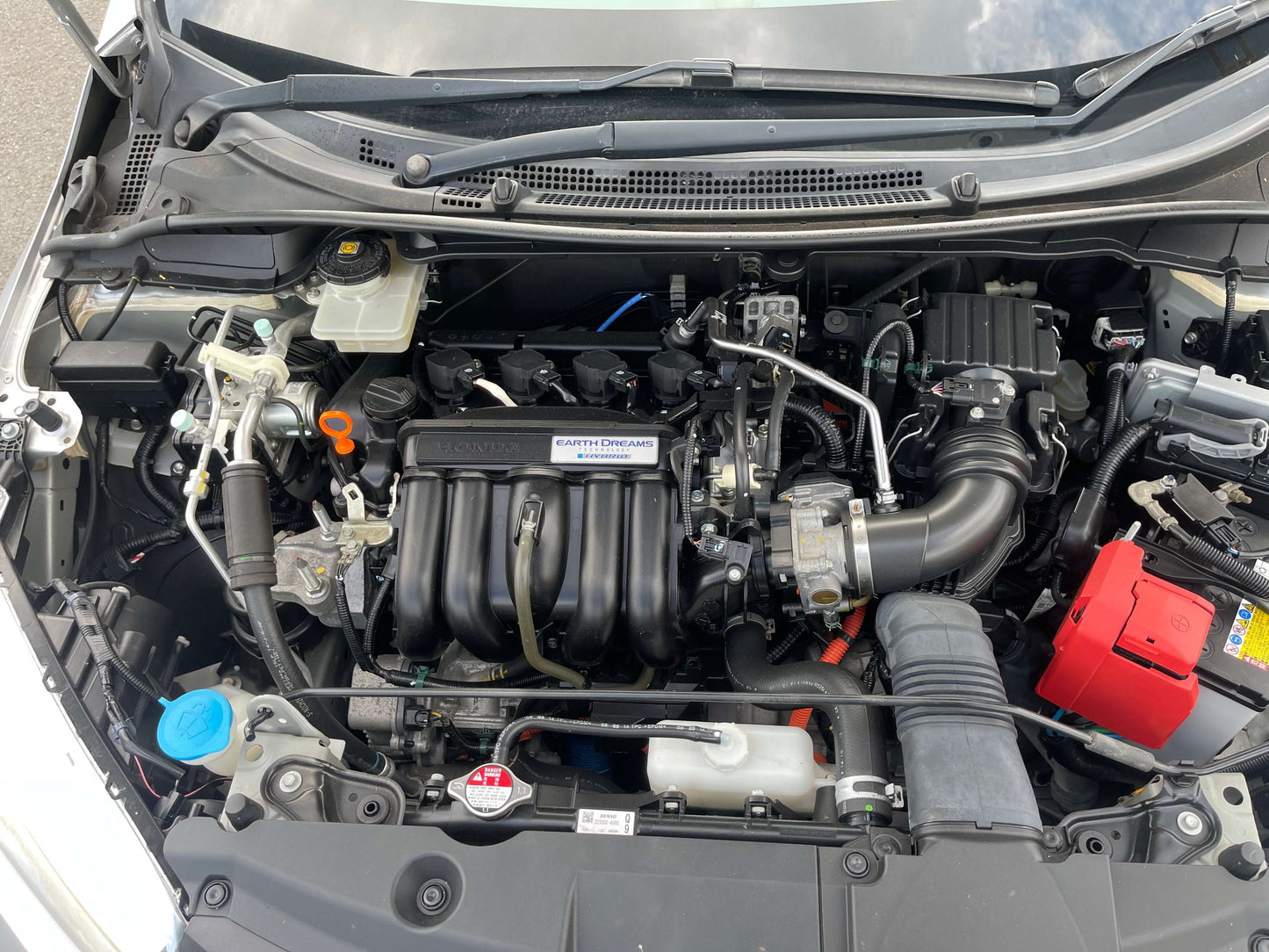 2015 Honda Grace 1.5 Hybrid EX engine compartment view showing engine components and layout.