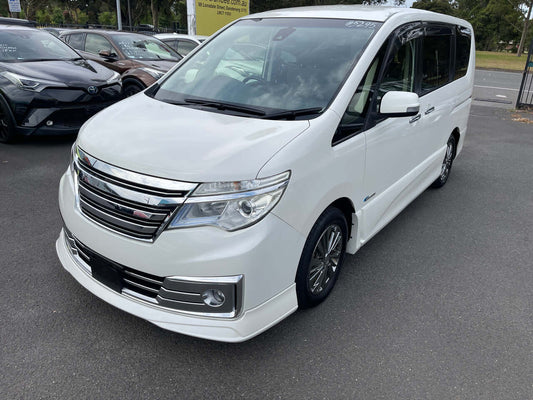 2014 Nissan Serena 2.0L S-Hybrid Rider front view, white color, spacious 8 seater minivan.