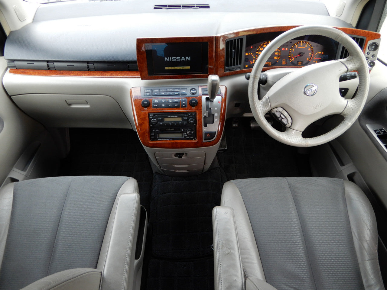 2003 Nissan Elgrand V6 3.5L  Highway Star Premium, VIN 6U900000E51020747 (#0747)