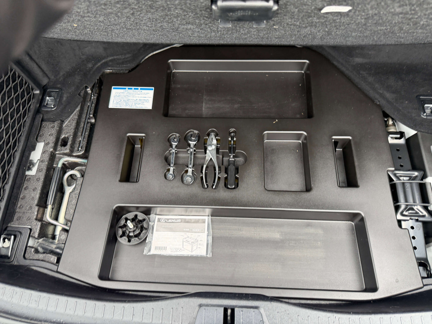 2007 Lexus LS600h AWD V8 5.0L Hybrid trunk storage with toolkit and spare components