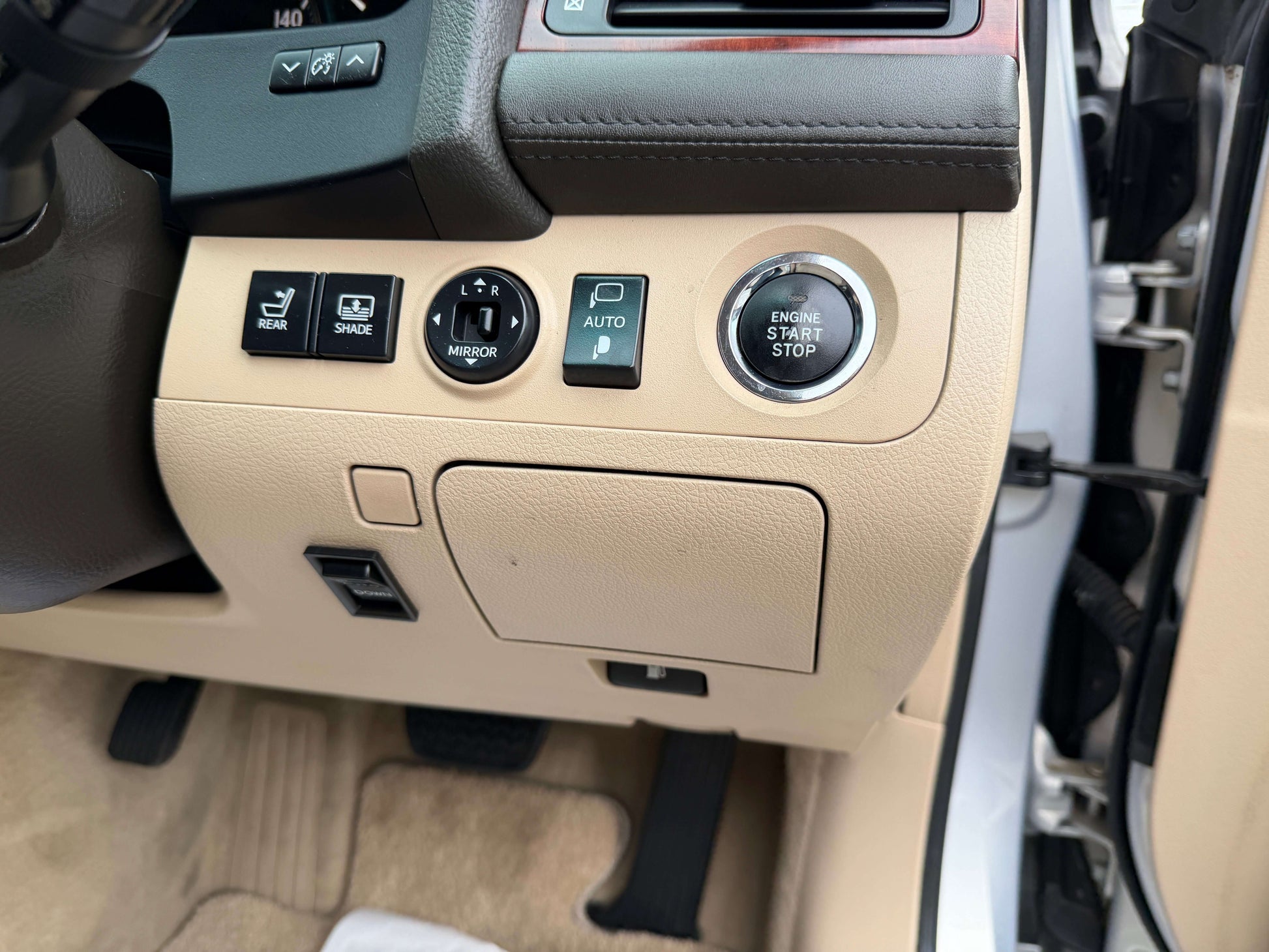 Interior dashboard controls of a 2008 Toyota Crown V6 3.0L Royal Saloon G-Edition Luxury Sedan showing buttons and start stop feature.