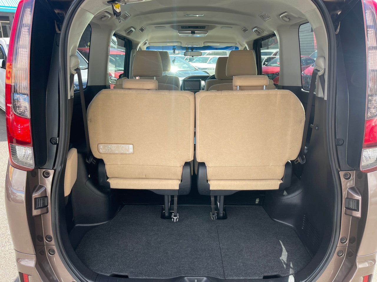 2014 Toyota Noah 1.8L  Hybrid G Edition 7 seater, VIN 6ZZE0ZWR800007275 (#7275)