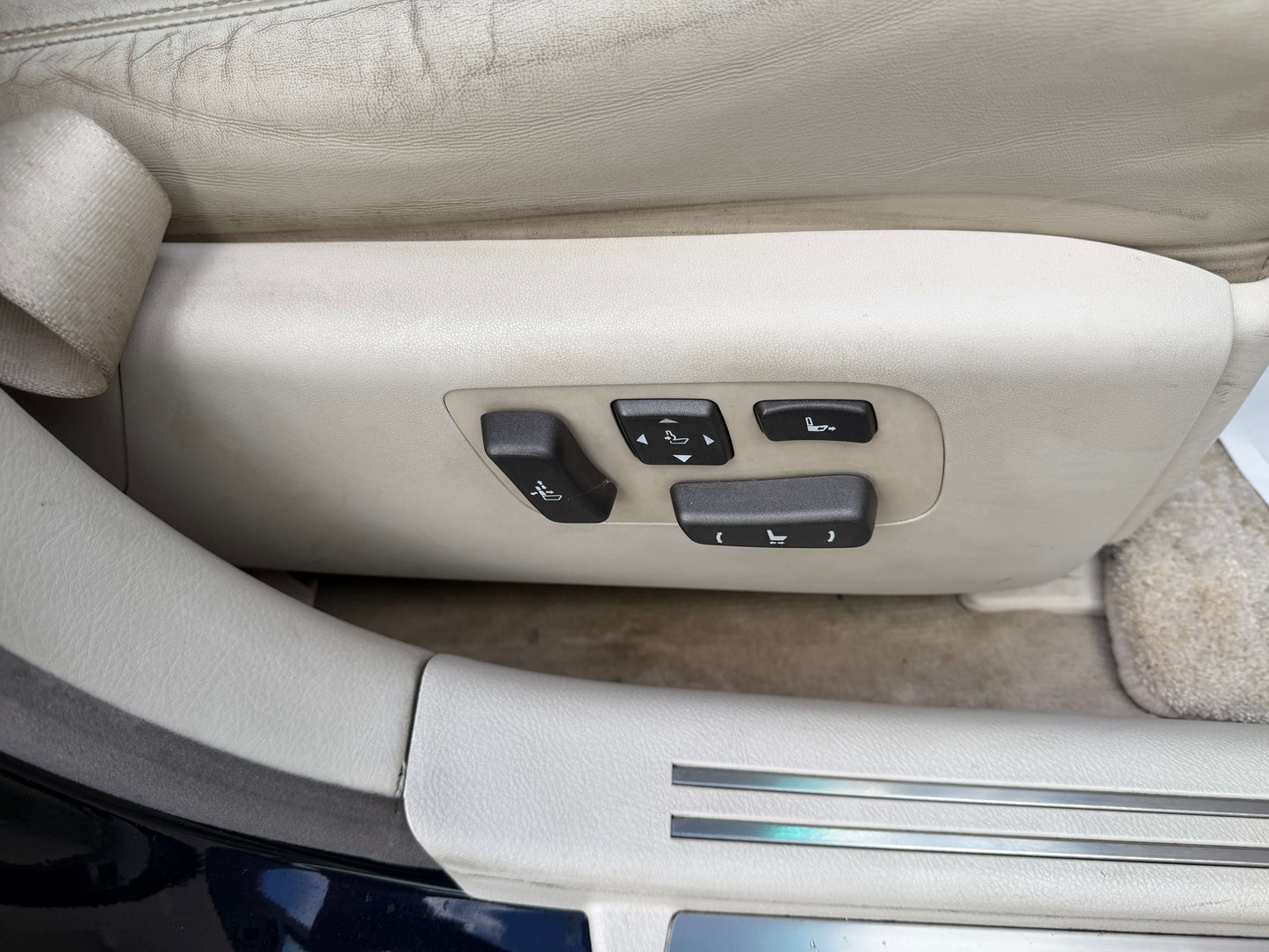 2007 Lexus LS600h AWD V8 5.0L Hybrid I Package luxury sedan seat adjustment controls