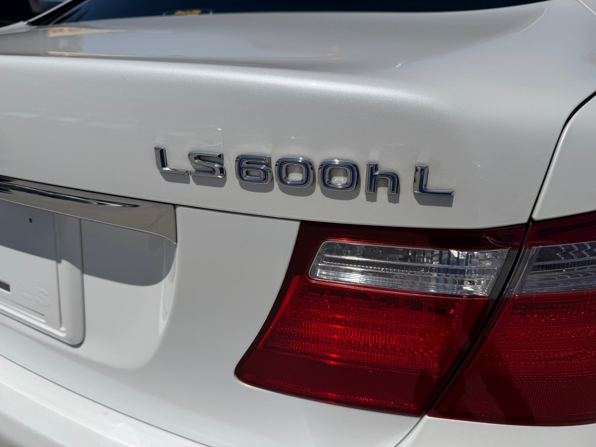 2007 Lexus LS600hL AWD V8 5.0L Hybrid luxury sedan rear badge LS600h L detail