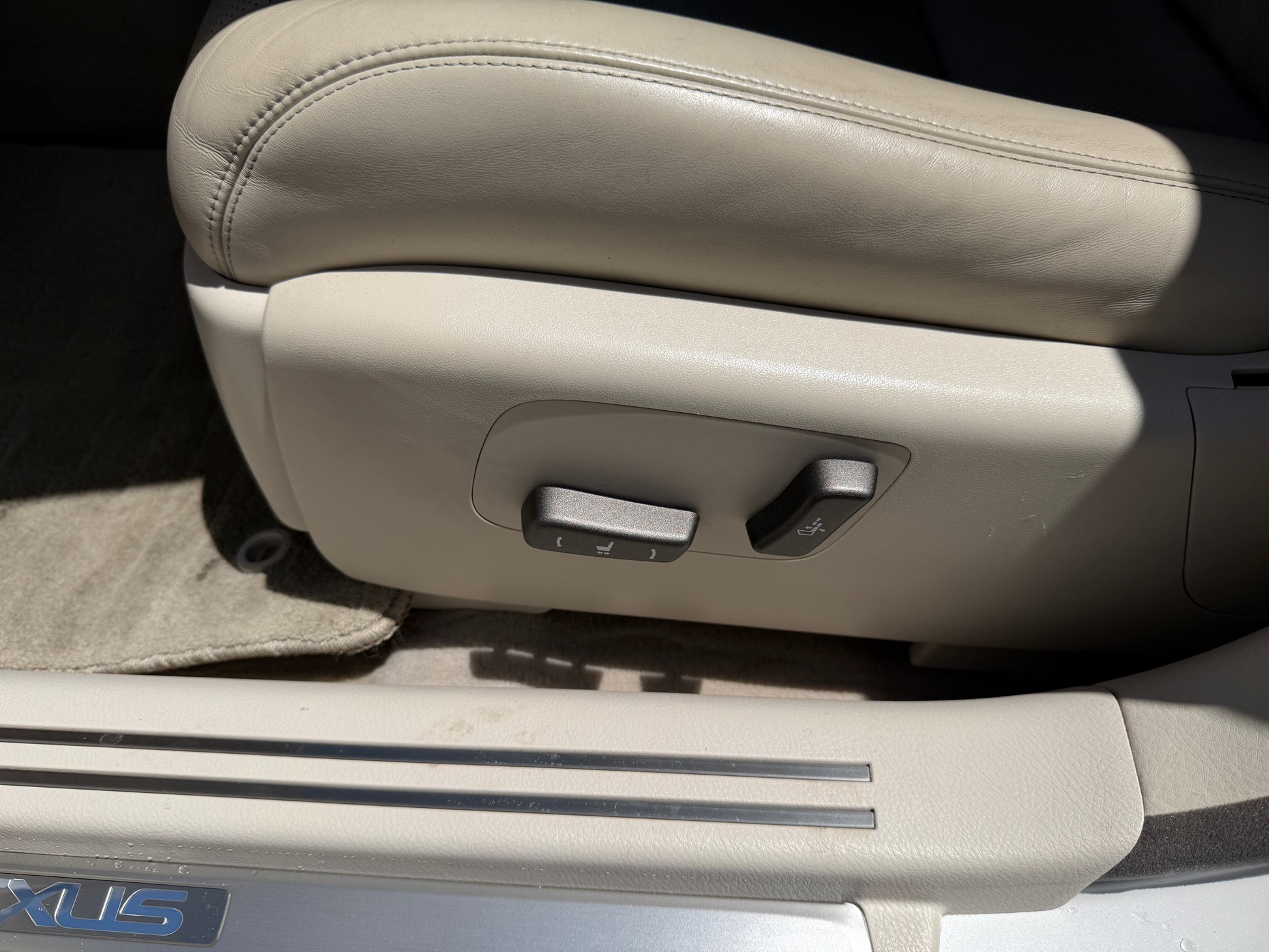 2007 Lexus LS600hL AWD V8 5.0L Hybrid luxury sedan seat control adjustment panel.