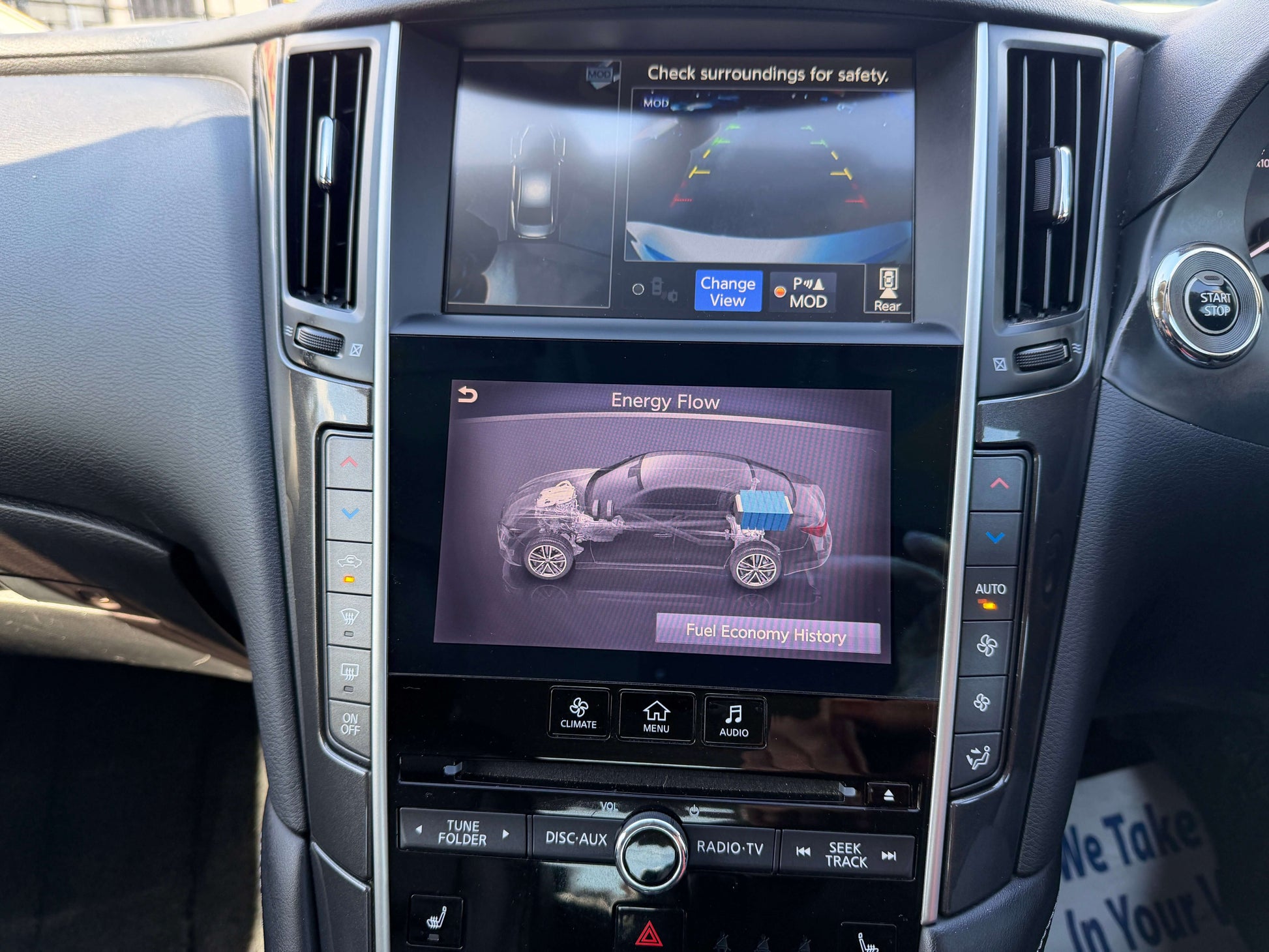 2014 Nissan Skyline V6 3.5L Hybrid dashboard display showing energy flow and driving features