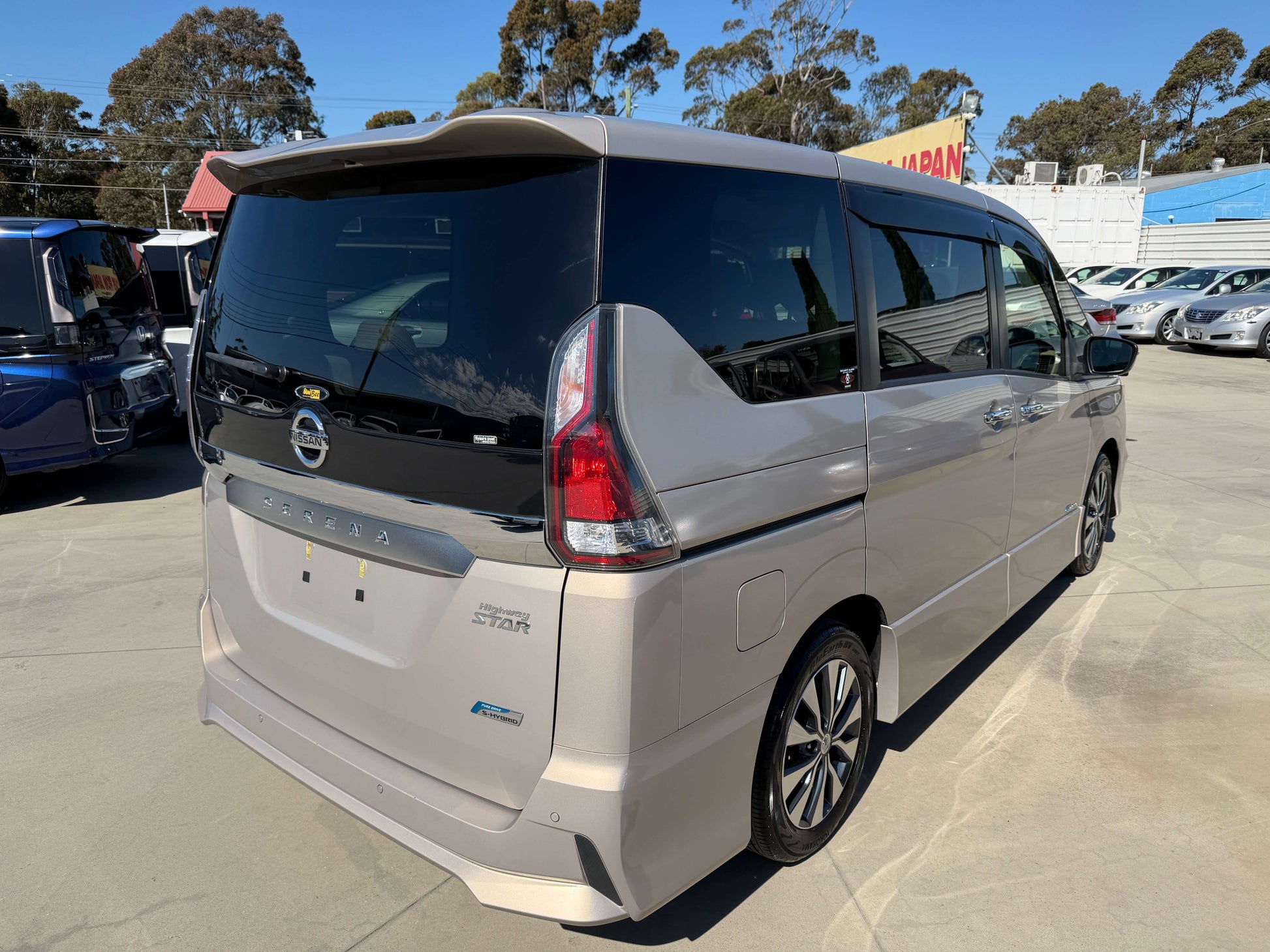 2017 Nissan Serena 2.0L S-Hybrid Highway Star Edition rear view showcasing sleek design and spacious 8-seat capability