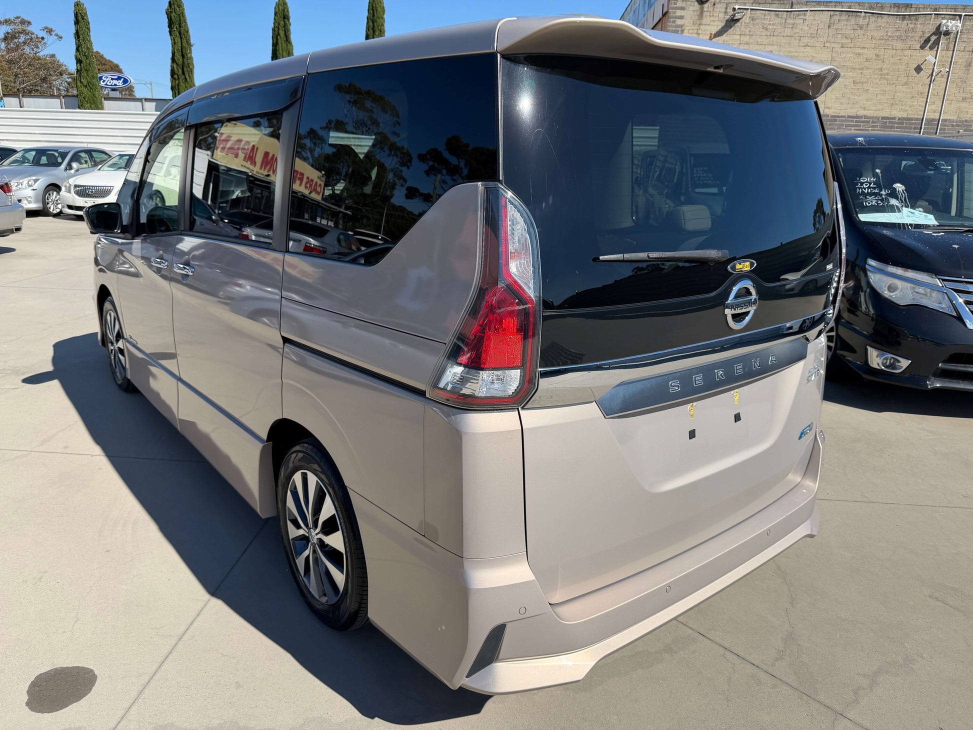 2017 Nissan Serena 2.0L S-Hybrid rear view, showcasing sleek design and spaciousness for families.