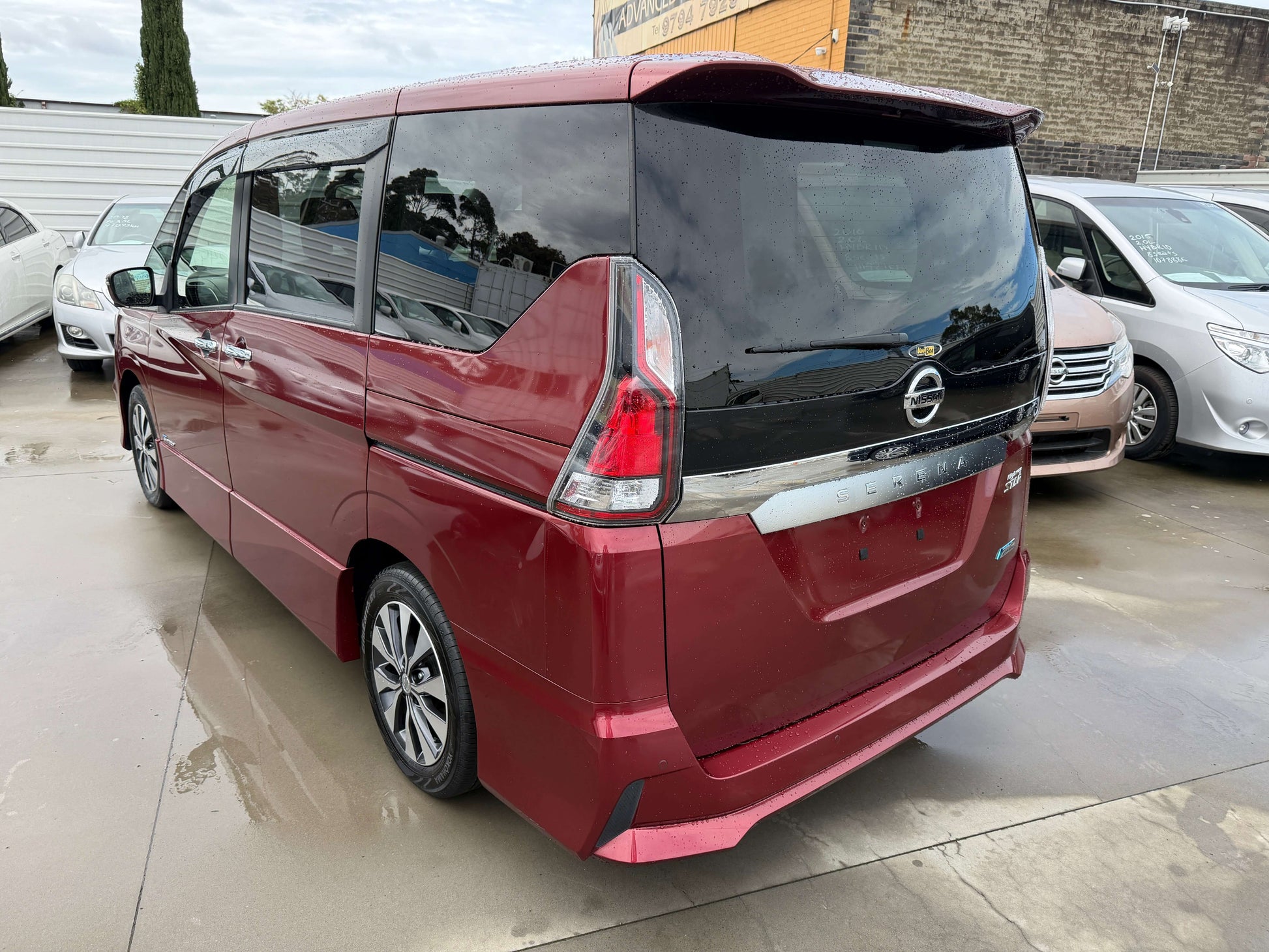2018 Nissan Serena 2.0L S-Hybrid Highway Star Edition rear view with sleek design and 8 seats