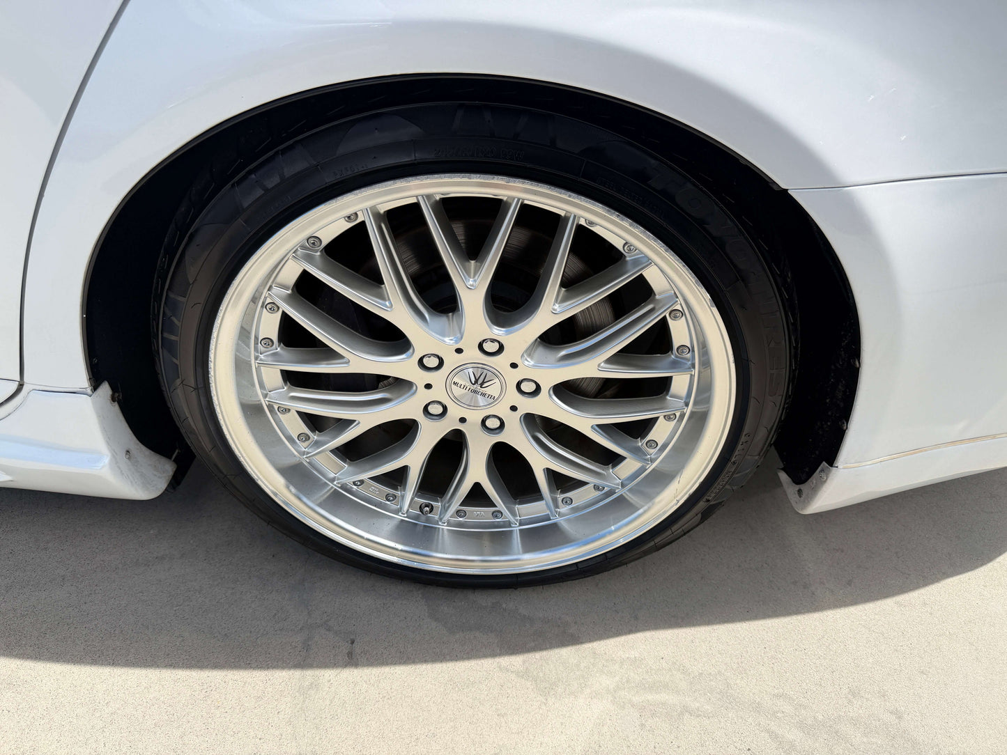 2007 Lexus LS600hL AWD V8 5.0L Hybrid luxury sedan with custom alloy wheels.