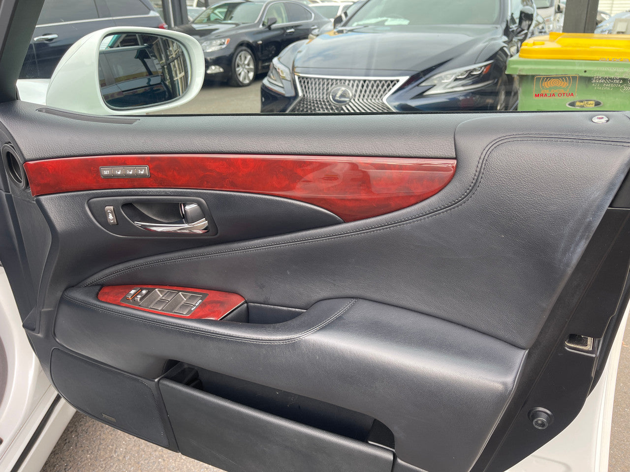 2007 Lexus LS460 V8 4.6L Version U I Package Premium Luxury Sedan, VIN 6ZZ60USF405019700 (#9700)