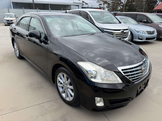 2008 Toyota Crown V6 3.0L Royal Saloon Edition Luxury Sedan in black with elegant exterior design.