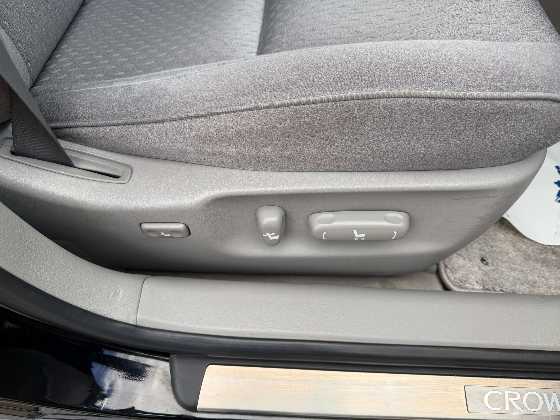 2008 Toyota Crown V6 3.0L luxury sedan interior with power seat controls.