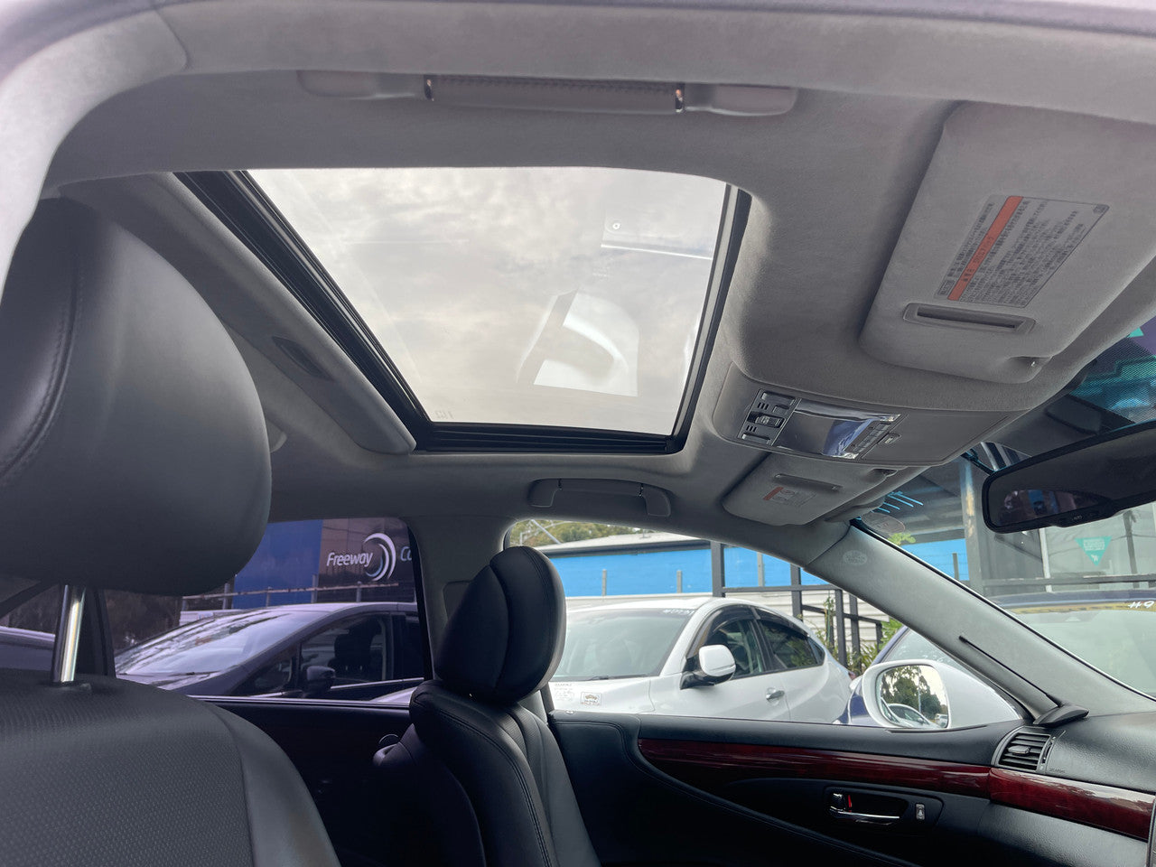 2007 Lexus LS460 V8 4.6L Version U I Package Premium Luxury Sedan, VIN 6ZZ60USF405019700 (#9700)