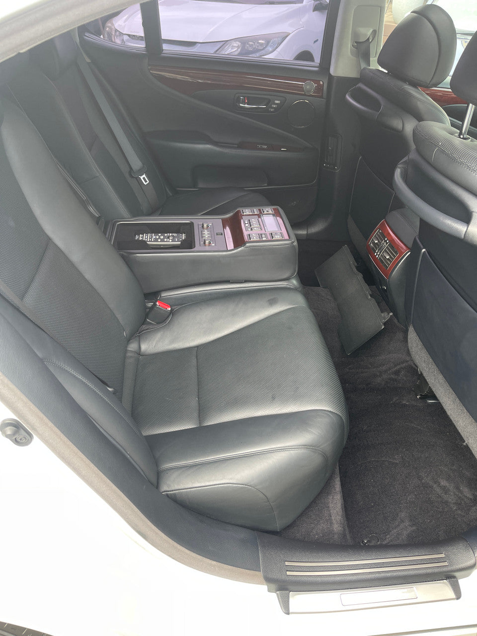 2007 Lexus LS460 V8 4.6L Version U I Package Premium Luxury Sedan, VIN 6ZZ60USF405019700 (#9700)